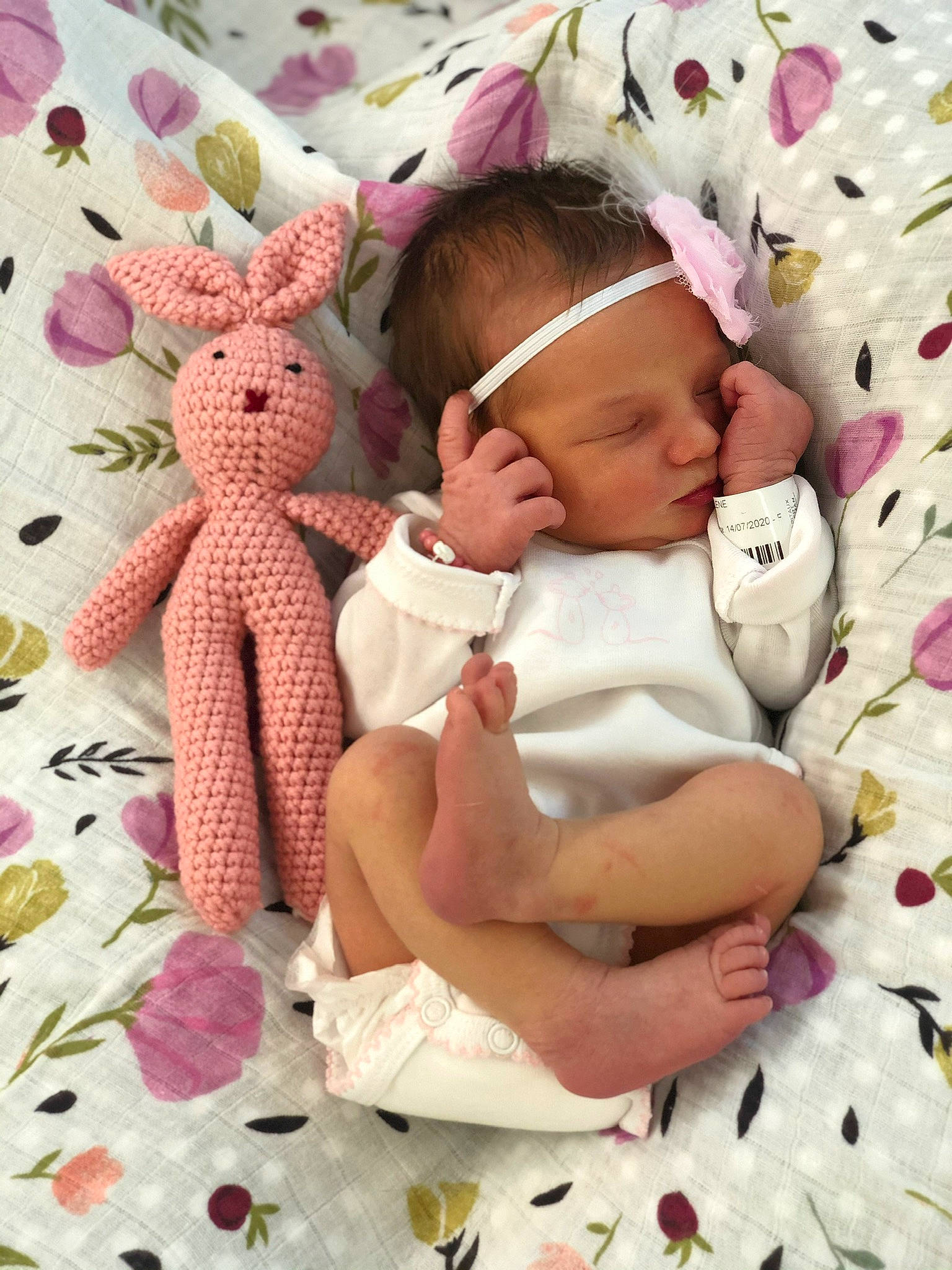 Jane Sophie a rejoint le concours — aidez-le/la à gagner de superbes lots ! baby, baby_products, baby_sleeping, bedtime, birth, blanket, child, linens, person, pink, product, textile, toddler