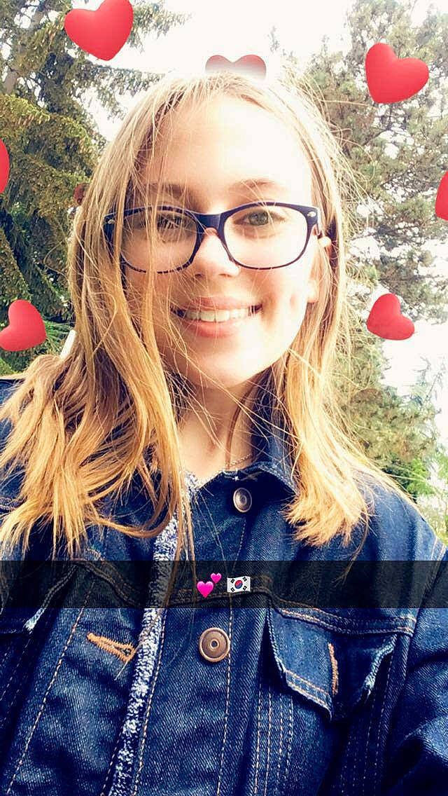 Anastasia a rejoint le concours — aidez-le/la à gagner de superbes lots ! bangs, beauty, blond, brown_hair, cool, eye, eyewear, fun, girl, glasses, hair, hair_coloring, hairstyle, human_hair_color, joy, long_hair, person, photography, smile, sunglasses