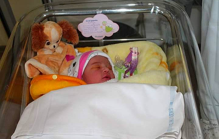 Célya a rejoint le concours — aidez-le/la à gagner de superbes lots ! baby, baby_products, baby_safety, baby_sleeping, baby_toddler_clothing, baby_toys, bedding, child, comfort, comfort_food, event, headwear, infant_bed, linens, nap, person, room, sleep, stuffed_toy, teddy_bear