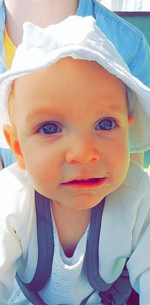 Mélia a rejoint le concours — aidez-le/la à gagner de superbes lots ! azure, baby, baby_toddler_clothing, cap, cheek, chin, clothing, eye, eyebrow, eyelash, facial_expression, hat, headgear, headwear, iris, lip, nose, person, pink, skin