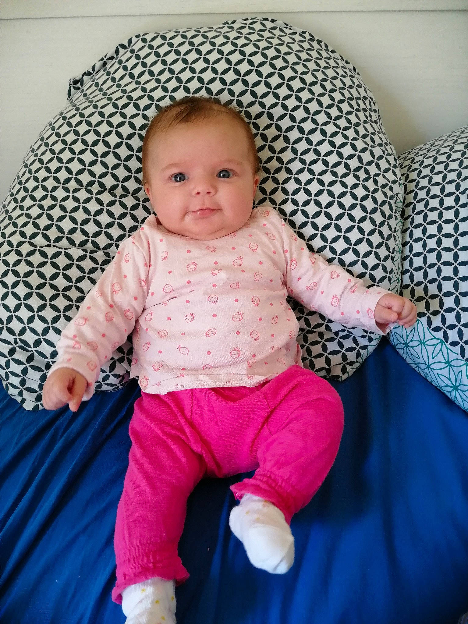 Mylena participe au concours pour gagner de l'argent avec cette photo : baby, baby_products, baby_toddler_clothing, cheek, child, person, pink, product, sitting, skin, toddler