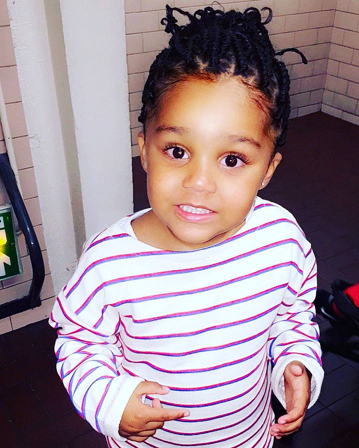 Khelya participe au concours pour gagner de l'argent avec cette photo : black_hair, cheek, child, cool, day, eye, eyebrow, face, forehead, girl, hair, hairstyle, head, human_hair_color, person, pink, product, shoulder, skin, smile