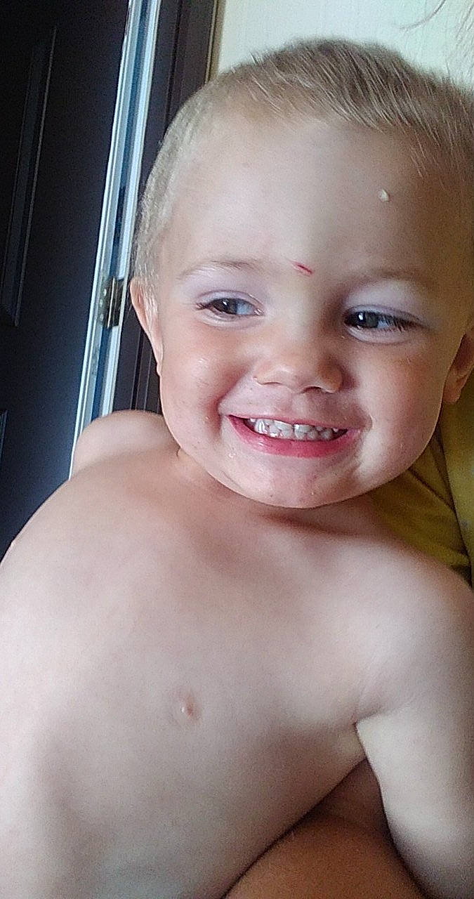 Lyncoln joined the competition — help win amazing prizes! arm, cheek, chin, eye, eyebrow, eyelash, forehead, hair, hairstyle, hand, joint, joy, lip, mouth, muscle, neck, nose, person, shoulder, skin