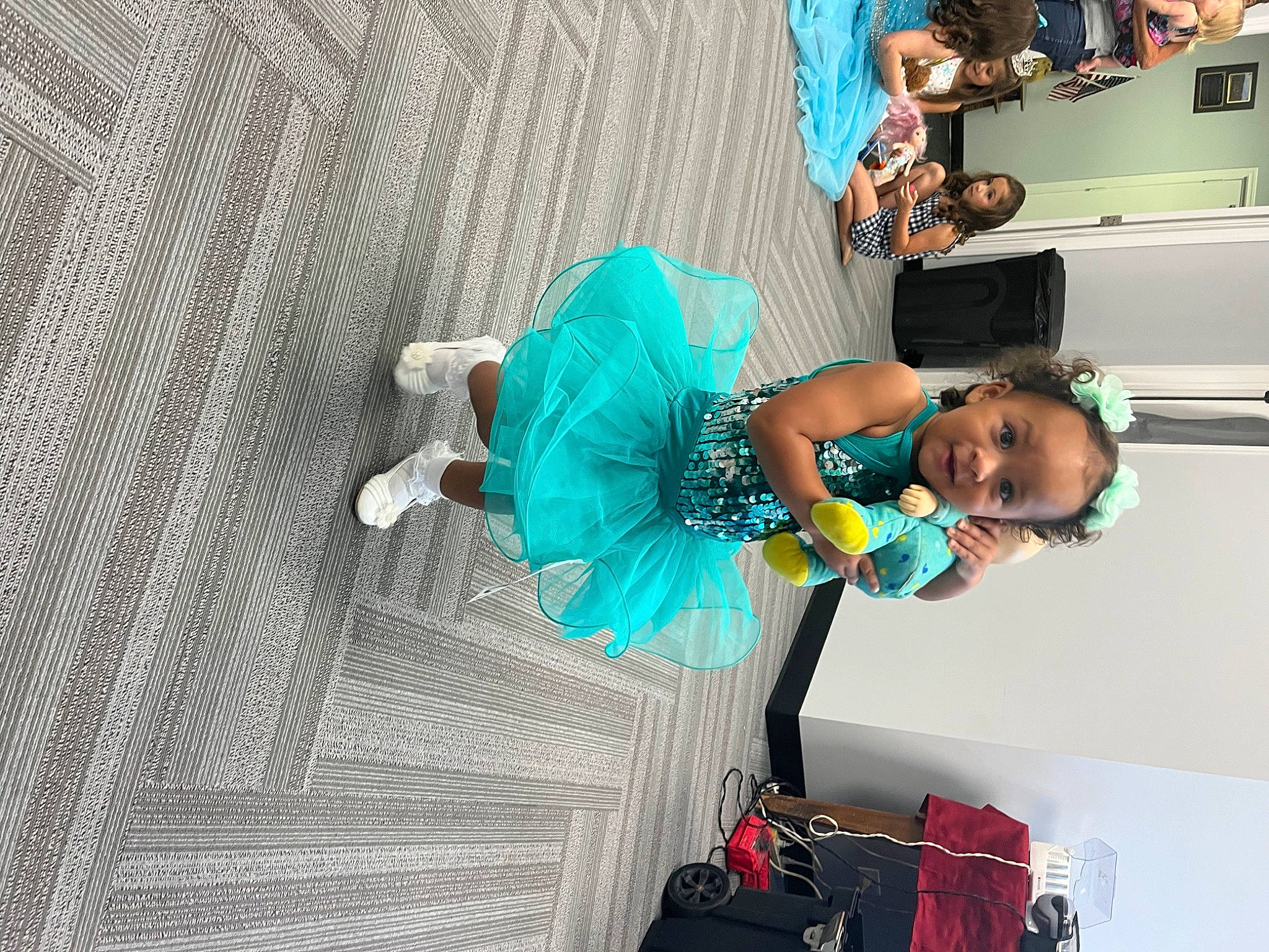 Paris is registered to the contest to win money with this photo: bag, child, fun, joy, leisure, luggage_and_bags, person, room, t_shirt, thigh, toddler, travel