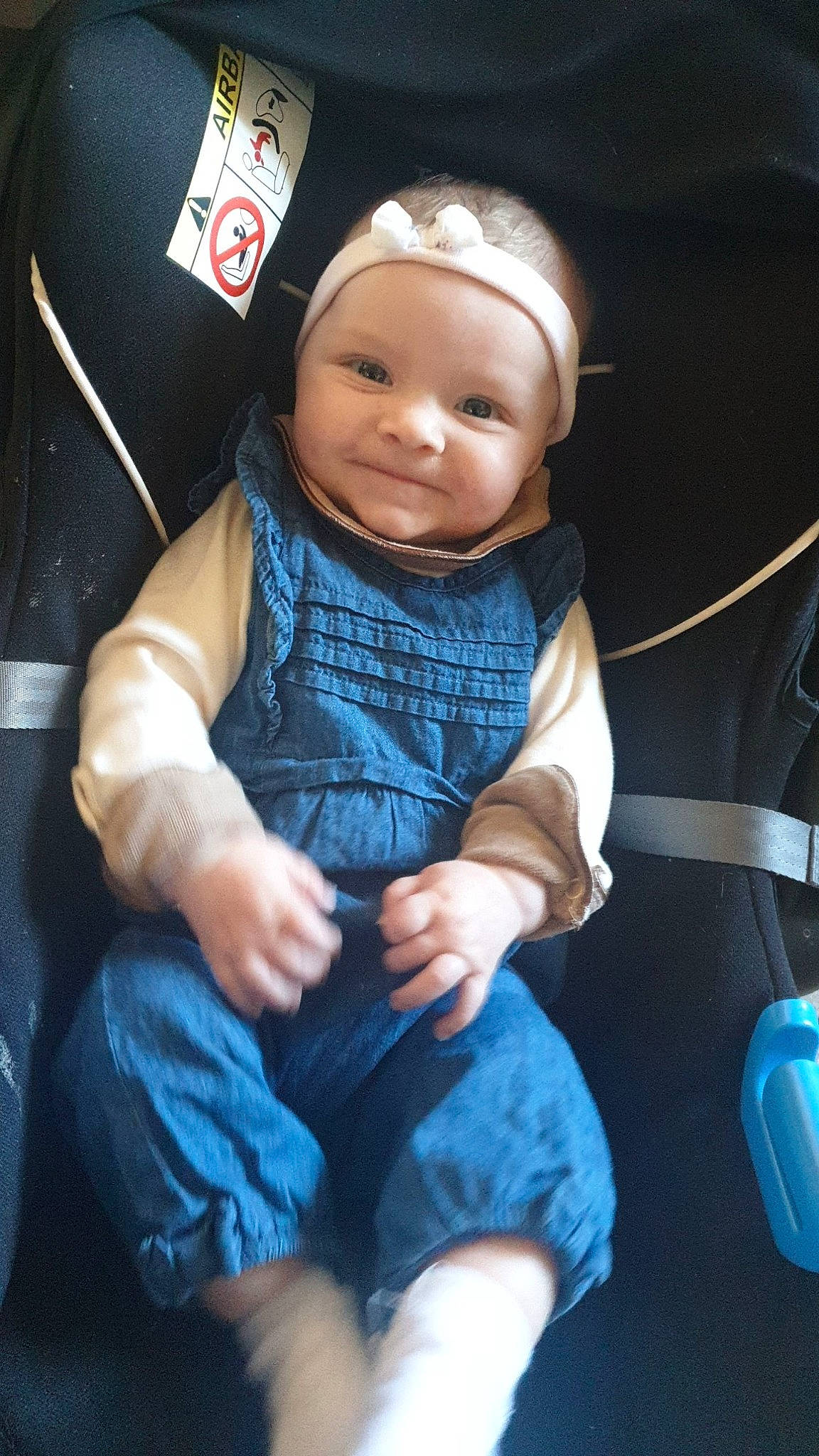 Lilyana participe au concours pour gagner de l'argent avec cette photo : baby, baby_carriage, baby_toddler_clothing, chin, comfort, cool, eye, face, finger, flash_photography, happy, head, headwear, iris, joy, lip, mouth, person, skin, sleeve