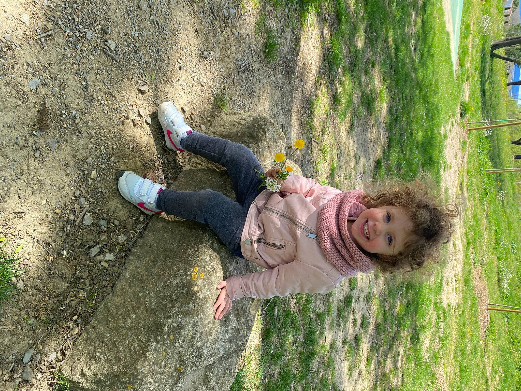 Leelou participe au concours pour gagner de l'argent avec cette photo : adventure, boot, child, fun, grass, happy, joy, knee, leaf, leisure, people_in_nature, person, plant, recreation, shoe, sitting, smile, sneakers, soil, toddler