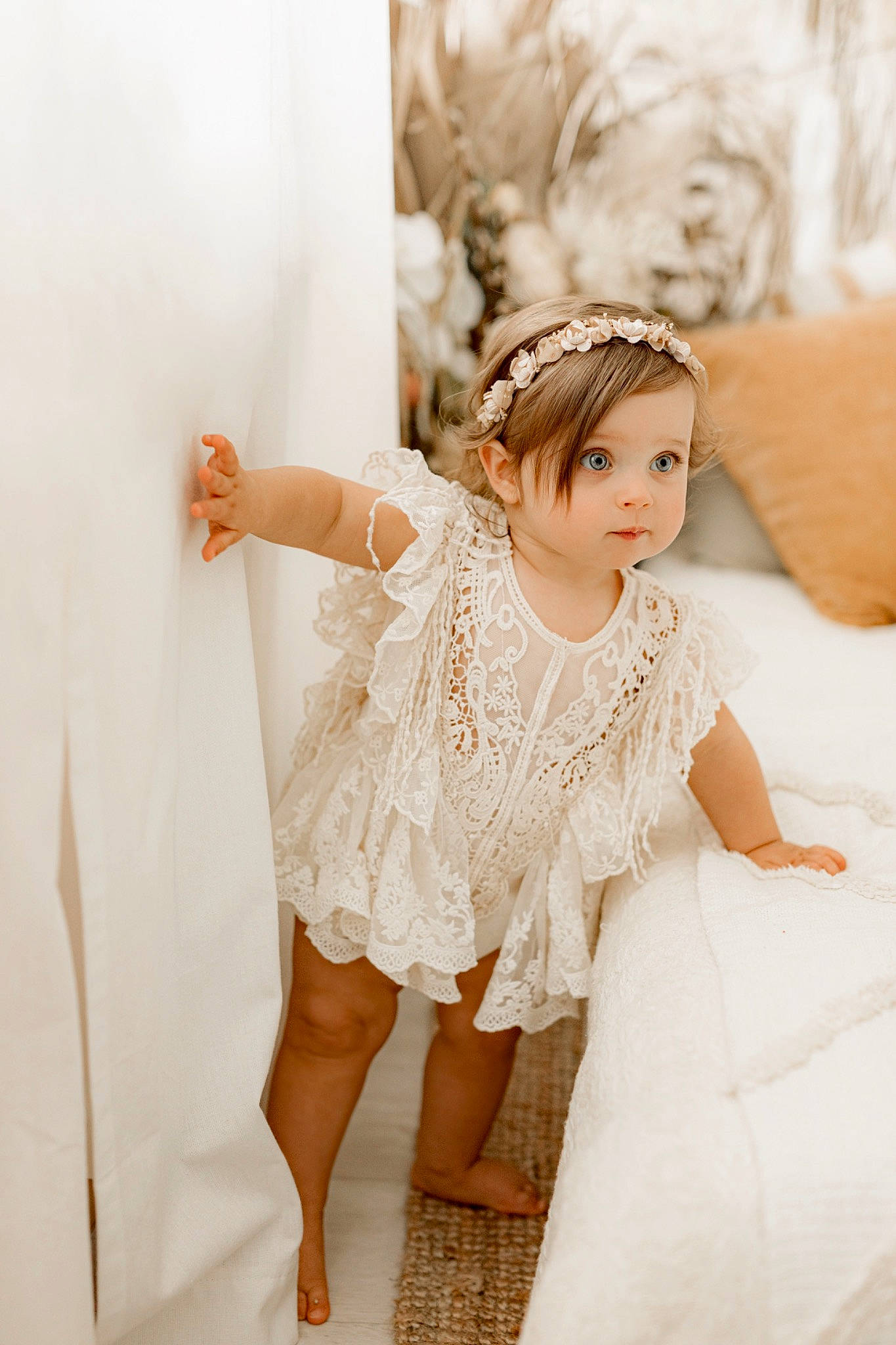 Giulia participe au concours pour gagner de l'argent avec cette photo : bridal_accessory, bridal_clothing, day_dress, dress, embellishment, eyelash, fashion_design, fashion_model, flash_photography, flooring, gown, hair, hairstyle, happy, neck, one_piece_garment, person, shoulder, skin, sleeve