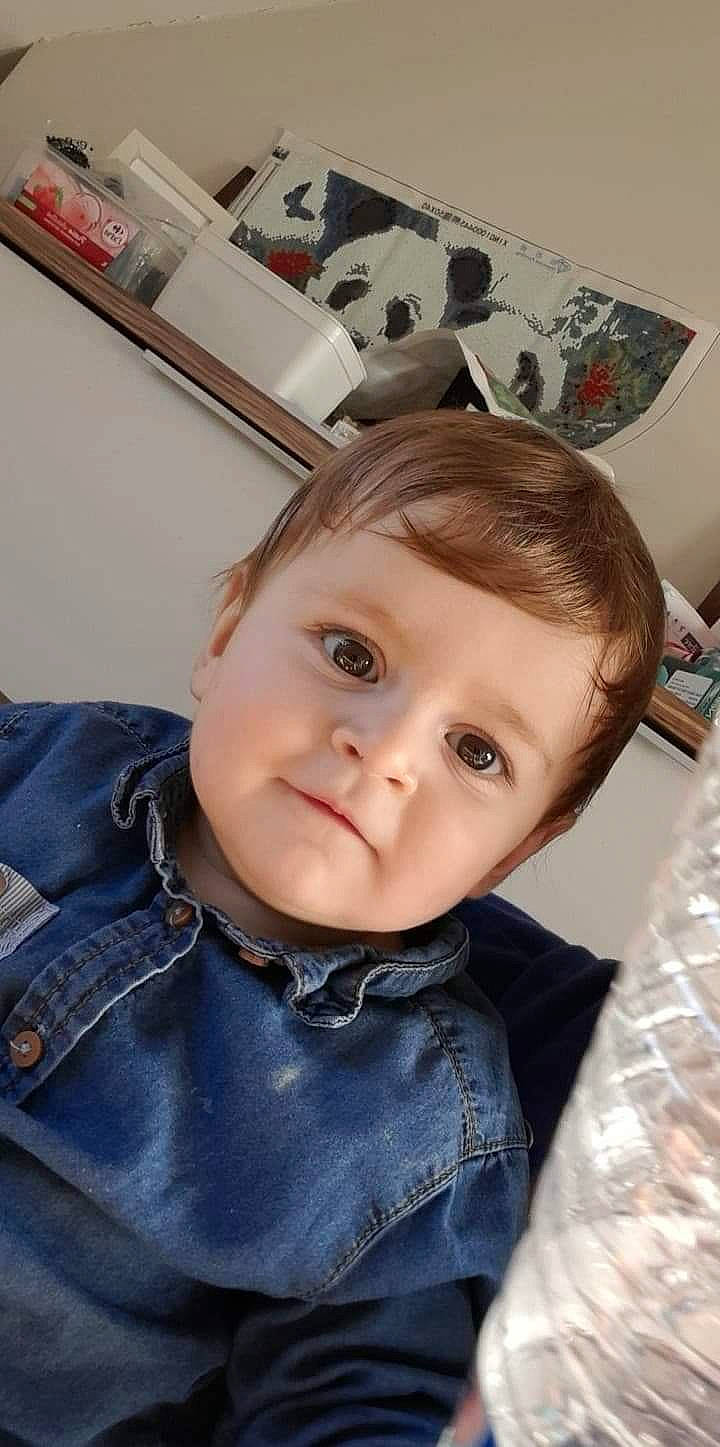 Raphaël participe au concours pour gagner de l'argent avec cette photo : baby, blond, cheek, child, chin, ear, eye, eyebrow, face, forehead, hair, hairstyle, head, lip, nose, person, skin, smile, toddler