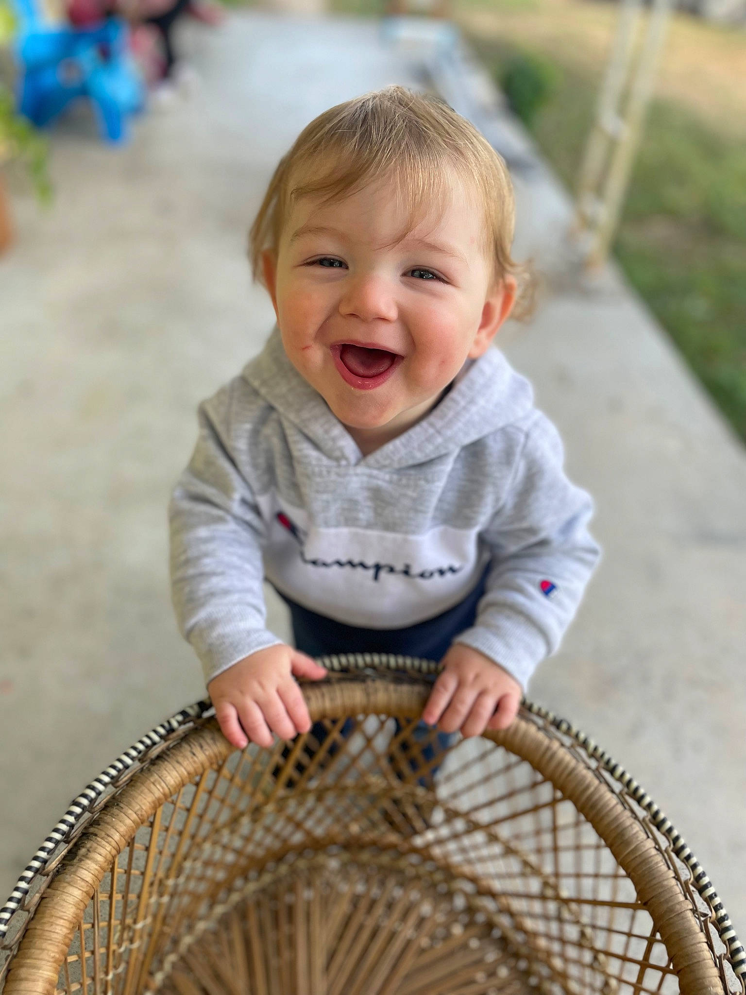 Brivon is registered to the contest to win money with this photo: baby, baby_toddler_clothing, basket, beauty, bicycle_tire, child, fun, grass, happy, iris, leisure, pattern, people_in_nature, person, photograph, sitting, skin, sleeve, smile, toddler