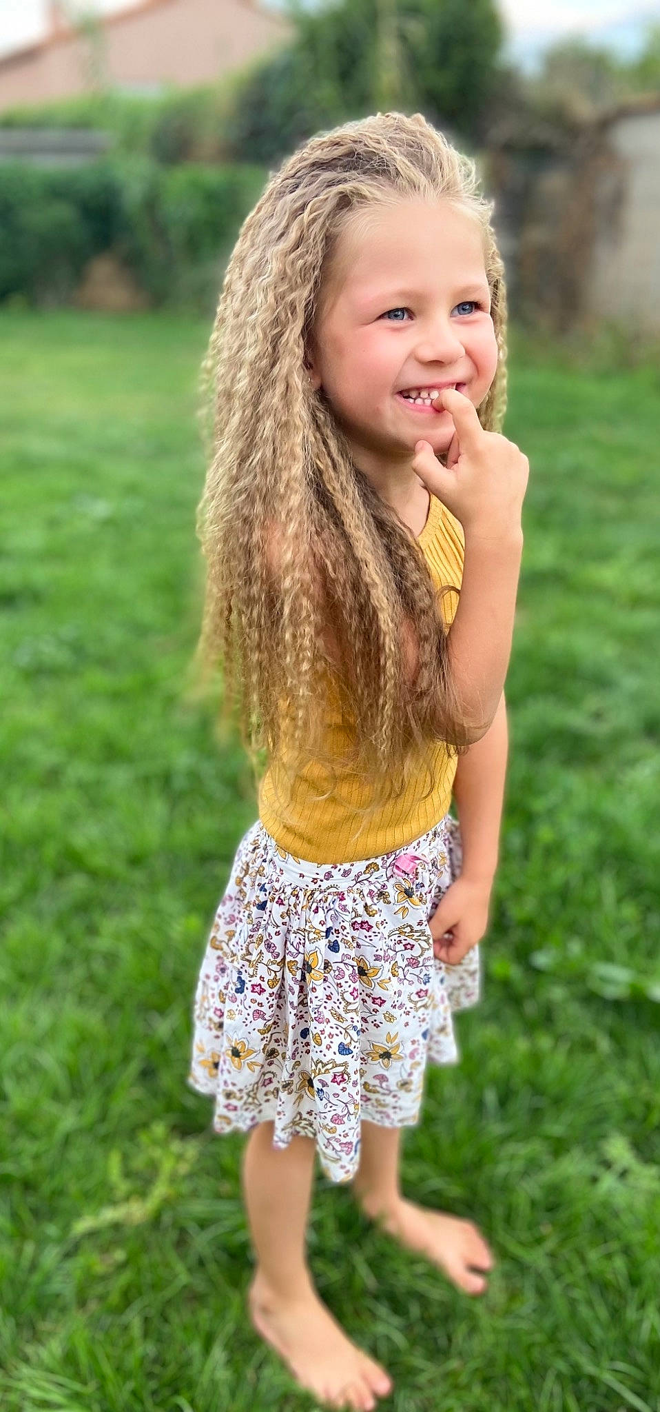 Cassie participe au concours pour gagner de l'argent avec cette photo : clothing, day_dress, dress, eye, face, fawn, grass, green, hair, happy, joy, people_in_nature, person, photograph, plant, skin, smile, street_fashion, summer, toddler