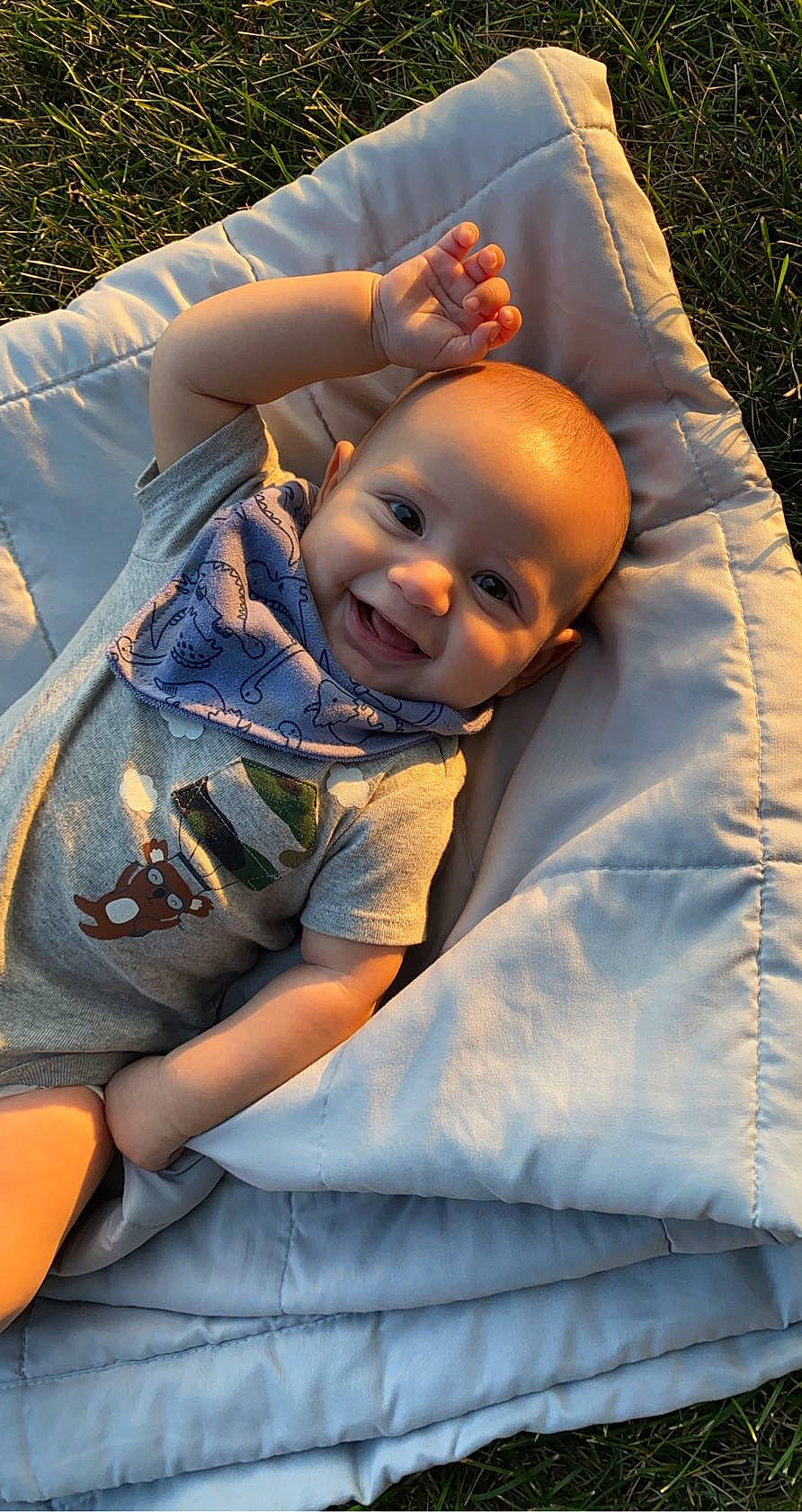 Axl is registered to the contest to win money with this photo: baby, baby_laughing, baby_toddler_clothing, child, facial_expression, happy, joy, laugh, nose, people_in_nature, person, toddler