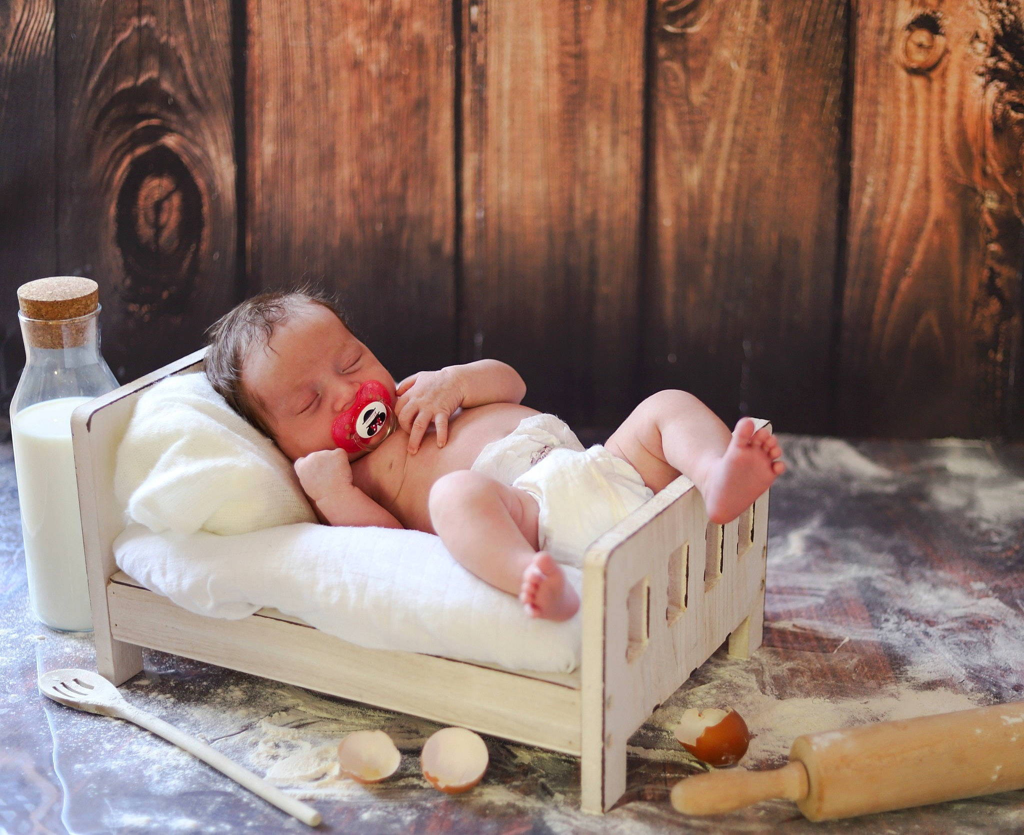 Shayanna participe au concours pour gagner de l'argent avec cette photo : baby, child, comfort, event, eyewear, flash_photography, flooring, foot, glasses, happy, hardwood, leisure, linens, peach, person, room, sitting, sunglasses, toy, vision_care