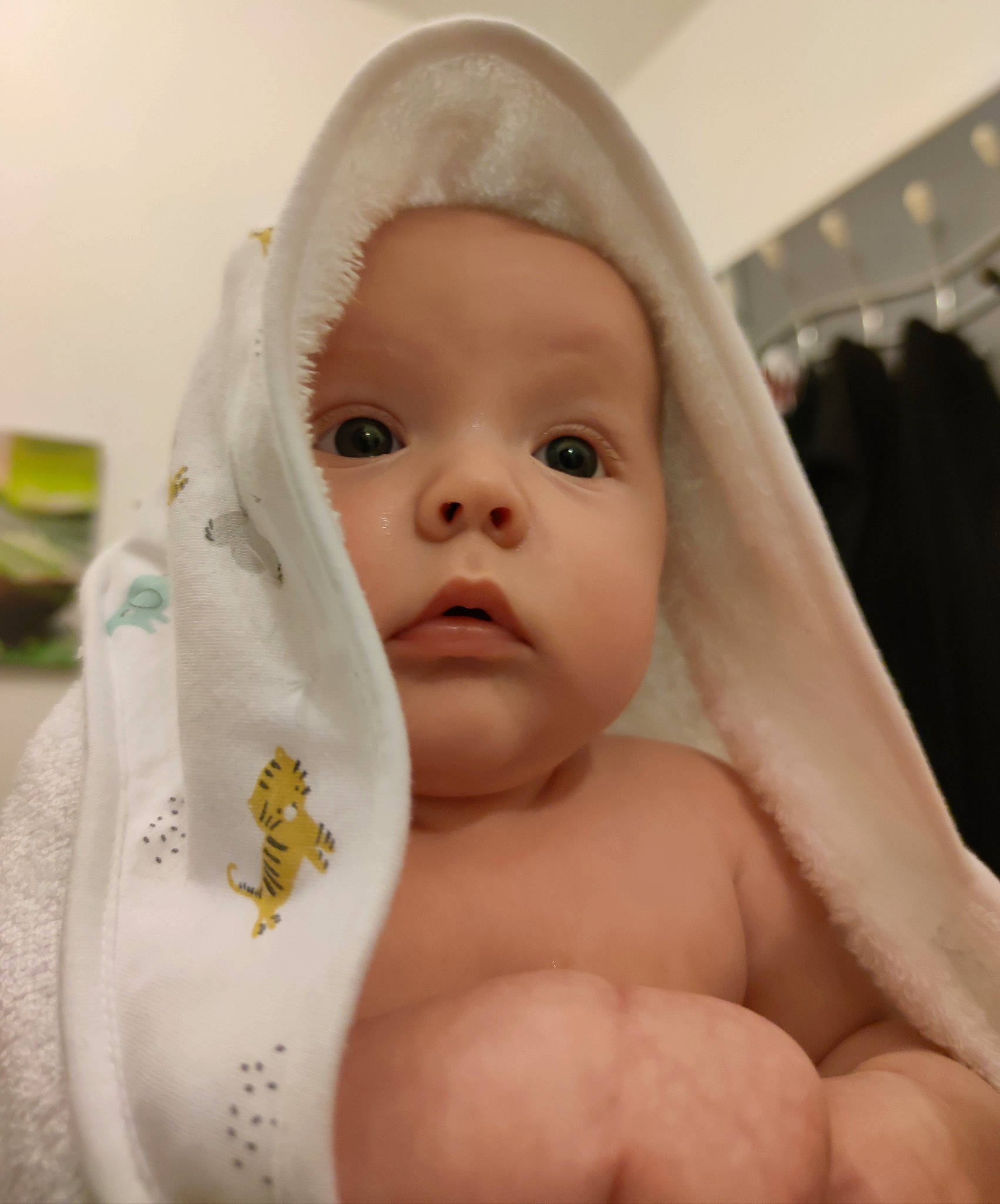 Matteo a rejoint le concours — aidez-le/la à gagner de superbes lots ! baby, baby_products, cheek, chest, child, comfort, eye, eyebrow, eyelash, foot, gesture, hand, happy, head, human_body, linens, nail, person, stomach, thumb