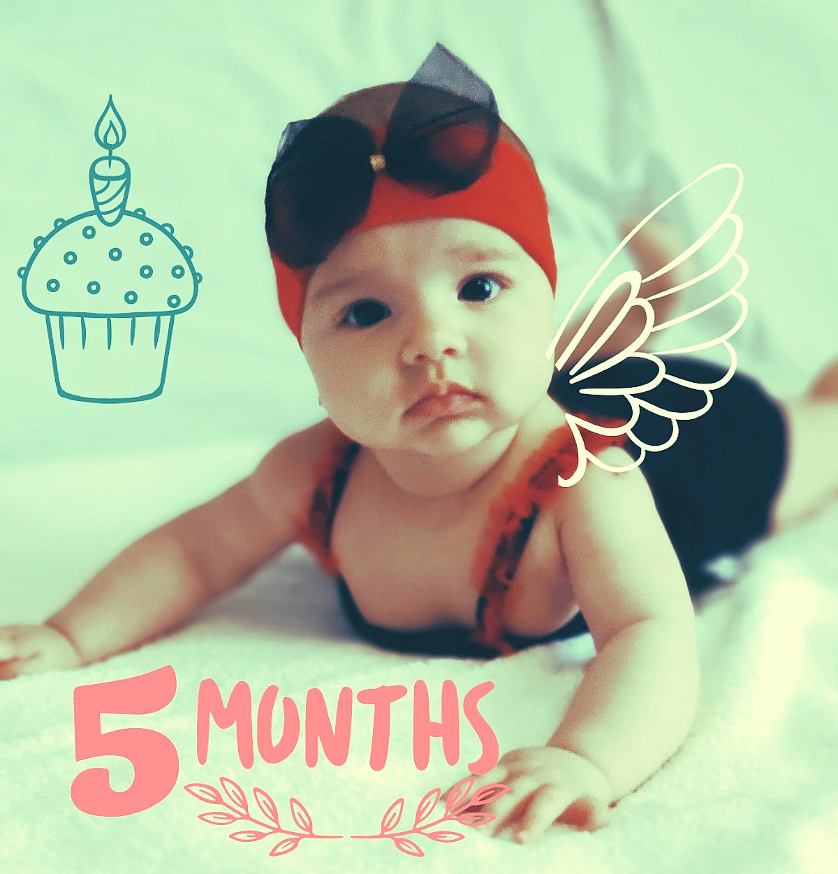 Victoria participe au concours pour gagner de l'argent avec cette photo : baby, baby_products, baby_toddler_clothing, cap, child, cool, costume_accessory, costume_hat, ear, fictional_character, finger, hair_accessory, happy, headband, headgear, headpiece, headwear, illustration, person, pink