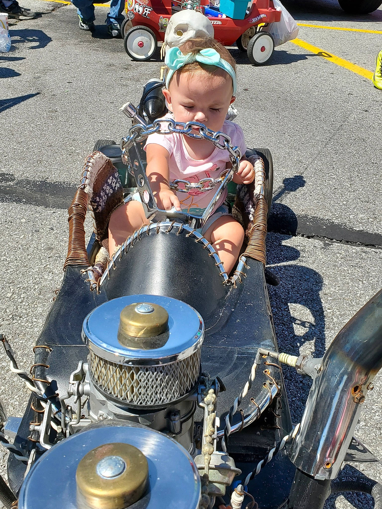 Emmie is registered to the contest to win money with this photo: