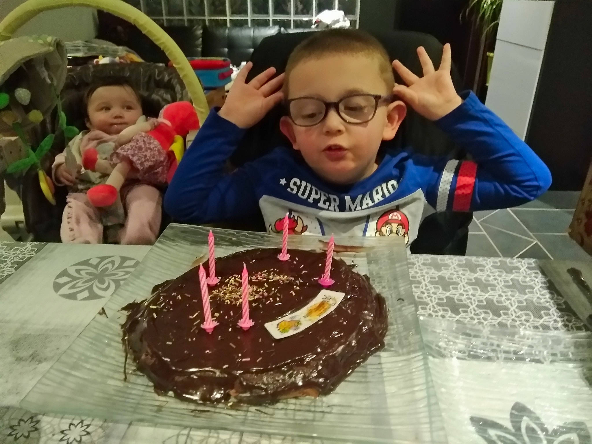 Ethan participe au concours pour gagner de l'argent avec cette photo : baked_goods, birthday, birthday_cake, buttercream, cake, cake_decorating, child, chocolate, chocolate_cake, cool, cuisine, dessert, eating, event, food, party, person, sugar_paste, sweetness, toddler