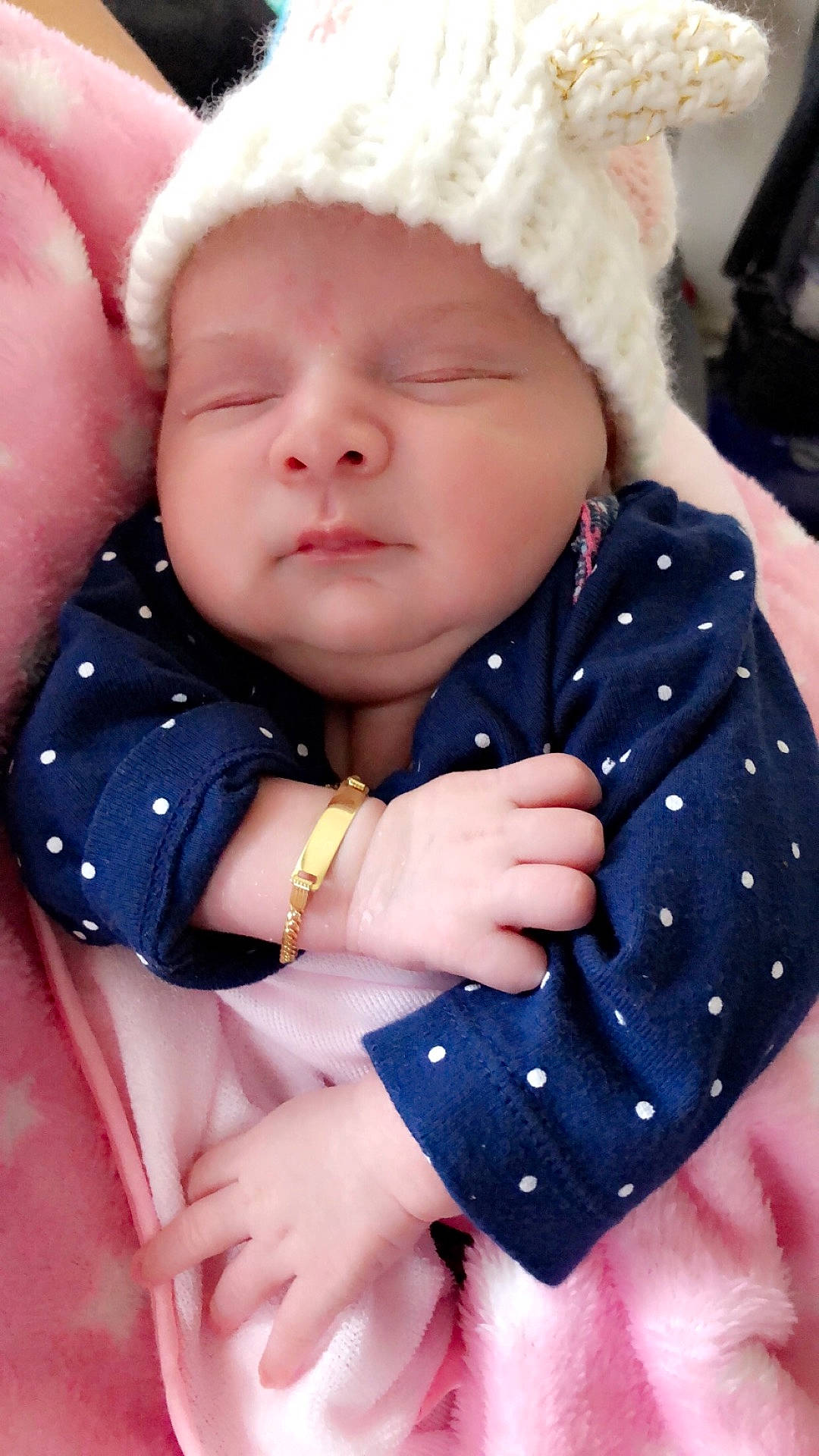 Keiry is registered to the contest to win money with this photo: boy, cheek, child, ear, finger, fun, girl, hand, happiness, human_hair_color, infant, iris, person, pink, product, skin, smile, toddler