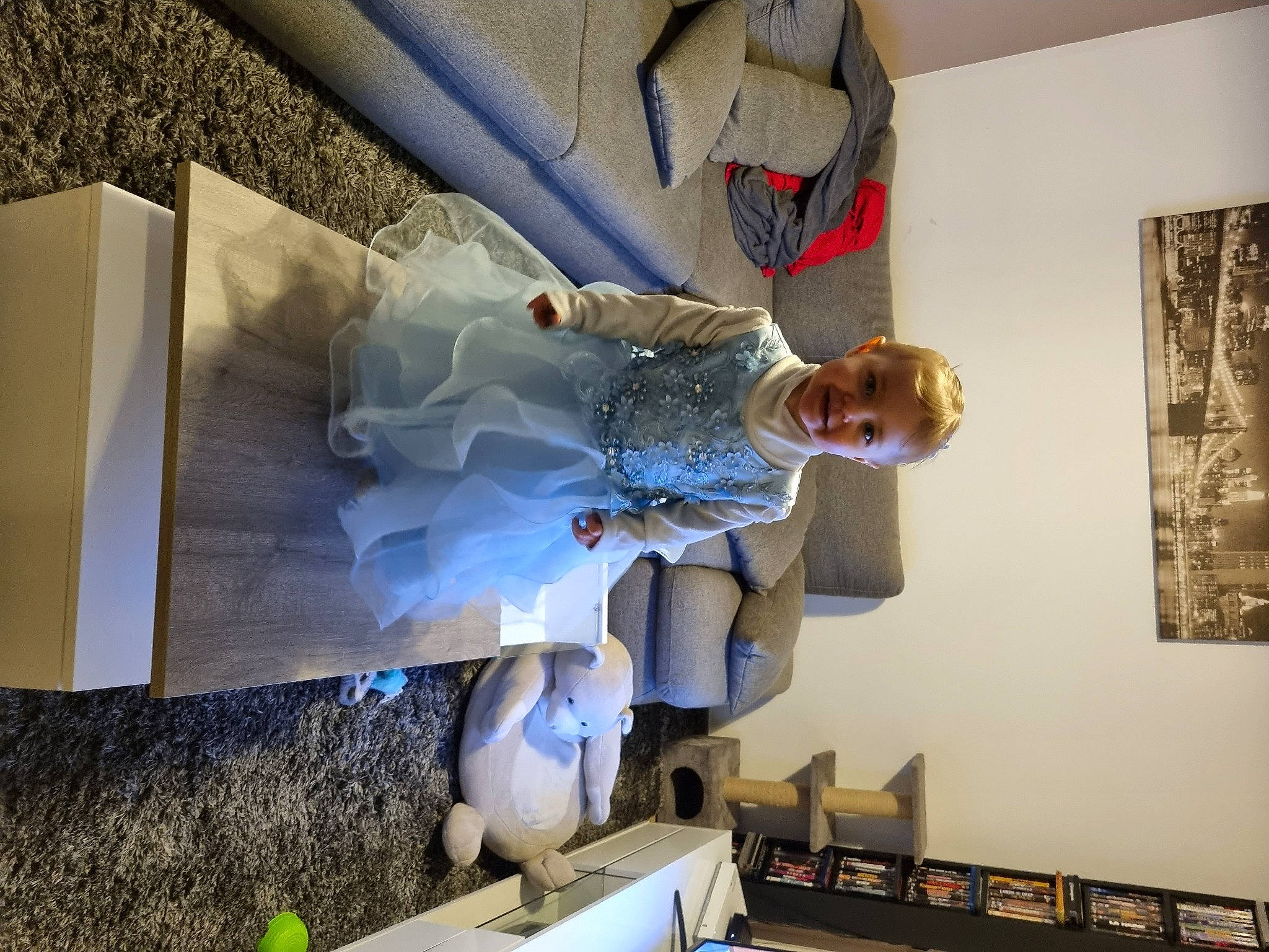 Myla participe au concours pour gagner de l'argent avec cette photo : art, ceiling, dress, electric_blue, fashion_design, joy, machine, paper, paper_product, person, plaster, room, smile, space, visual_arts, wood