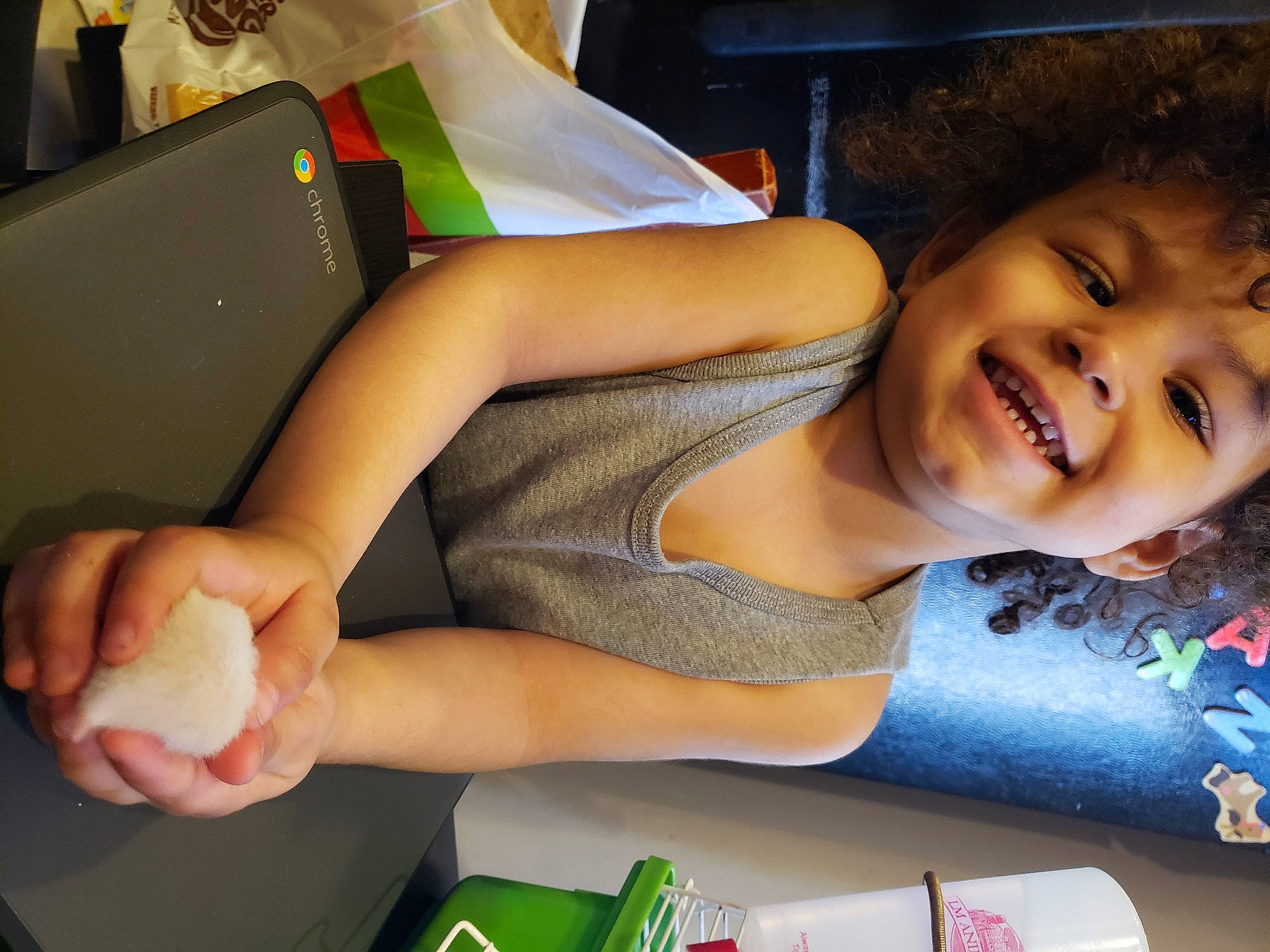 Jeremias is registered to the contest to win money with this photo: arm, child, elbow, fun, human_leg, joy, leg, person, thigh