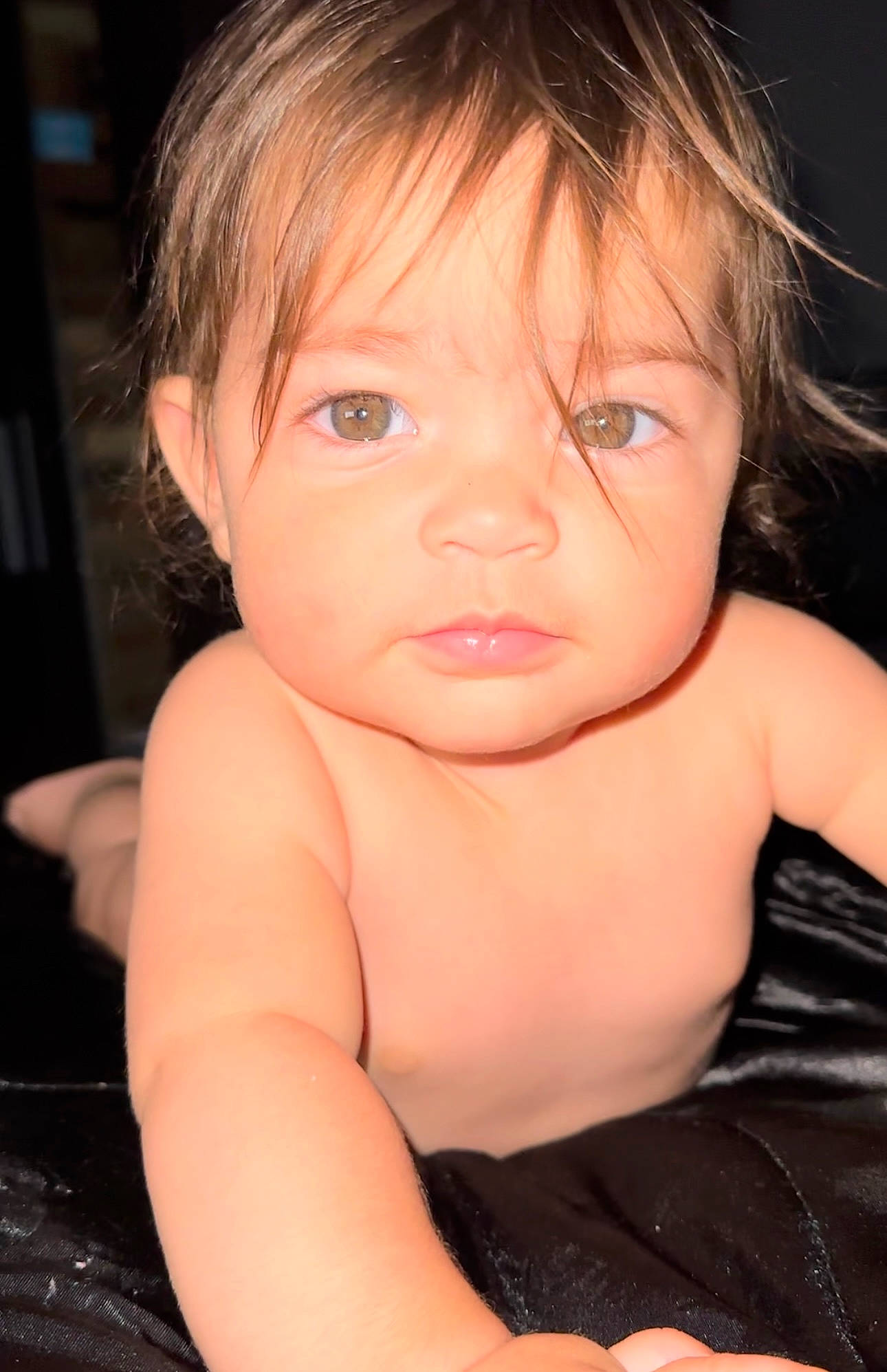 Legend is registered to the contest to win money with this photo: arm, black_hair, cheek, ear, eye, eyelash, finger, flash_photography, gesture, happy, human_body, iris, jaw, lip, mouth, neck, nose, person, skin, thumb