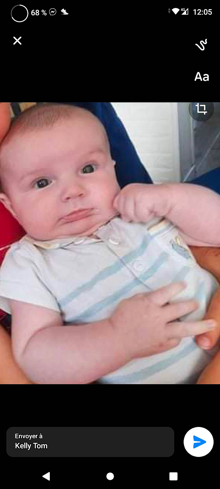 Raphaël a rejoint le concours — aidez-le/la à gagner de superbes lots ! arm, baby, baby_toddler_clothing, cheek, comfort, eyelash, finger, gesture, hand, happy, iris, lip, mouth, muscle, nose, person, pink, skin, sleeve, thumb