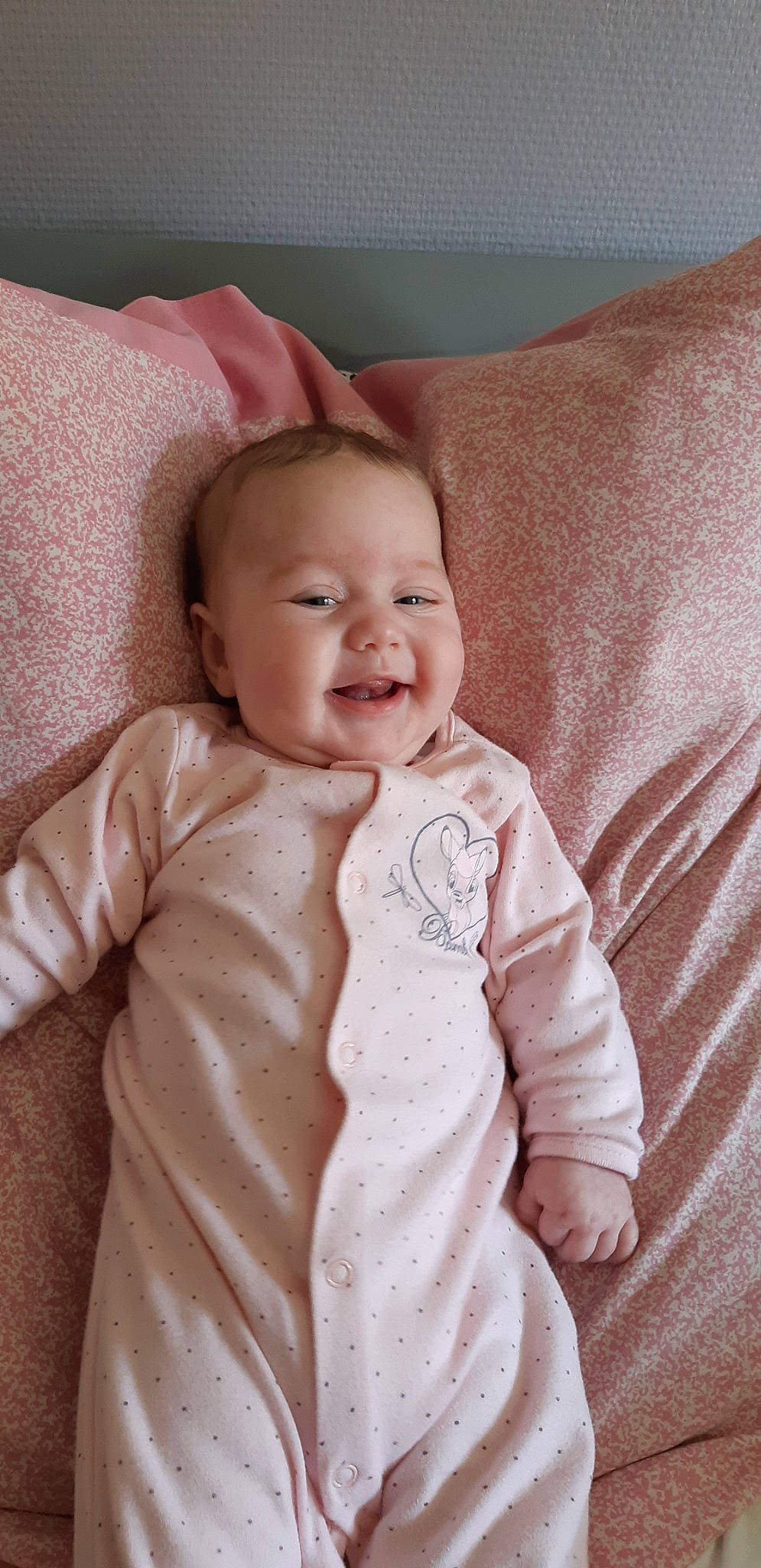 Tylia a rejoint le concours — aidez-le/la à gagner de superbes lots ! baby, cheek, child, face, facial_expression, head, mouth, nose, person, skin, smile, textile, toddler