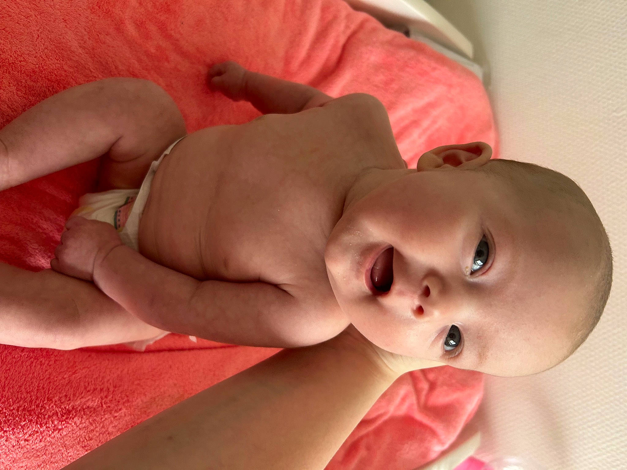 Leya a rejoint le concours — aidez-le/la à gagner de superbes lots ! baby, cheek, chin, comfort, ear, eye, eyebrow, eyelash, face, finger, hair, hand, head, human_body, lip, mouth, neck, nose, person, skin