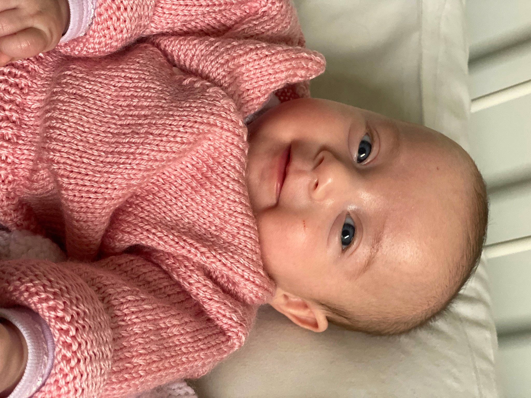 Paholine a rejoint le concours — aidez-le/la à gagner de superbes lots ! baby, baby_toddler_clothing, cheek, child, chin, comfort, eyebrow, eyelash, facial_expression, finger, human, iris, lip, mouth, nose, person, product, skin, sleeve, textile