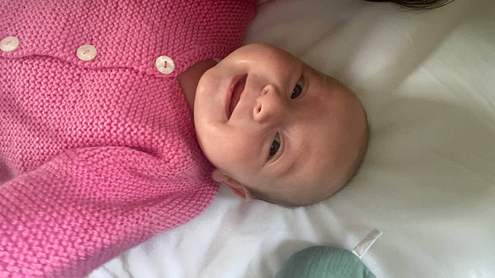 Louisa participe au concours pour gagner de l'argent avec cette photo : baby, baby_products, baby_toddler_clothing, bedtime, cheek, child, chin, comfort, eye, eyebrow, human_body, iris, linens, lip, mouth, nose, person, skin, sleeve, smile