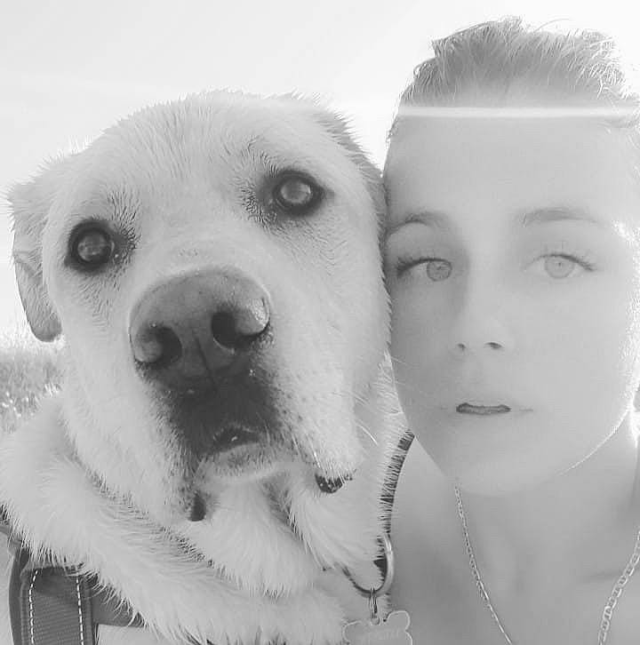 Loustic a rejoint le concours — aidez-le/la à gagner de superbes lots ! black, black_and_white, close_up, dog, dog_breed, dog_breed_group, dog_like_mammal, emotion, eye, face, head, mammal, monochrome_photography, nose, person, photography, puppy, skin, snout, vertebrate