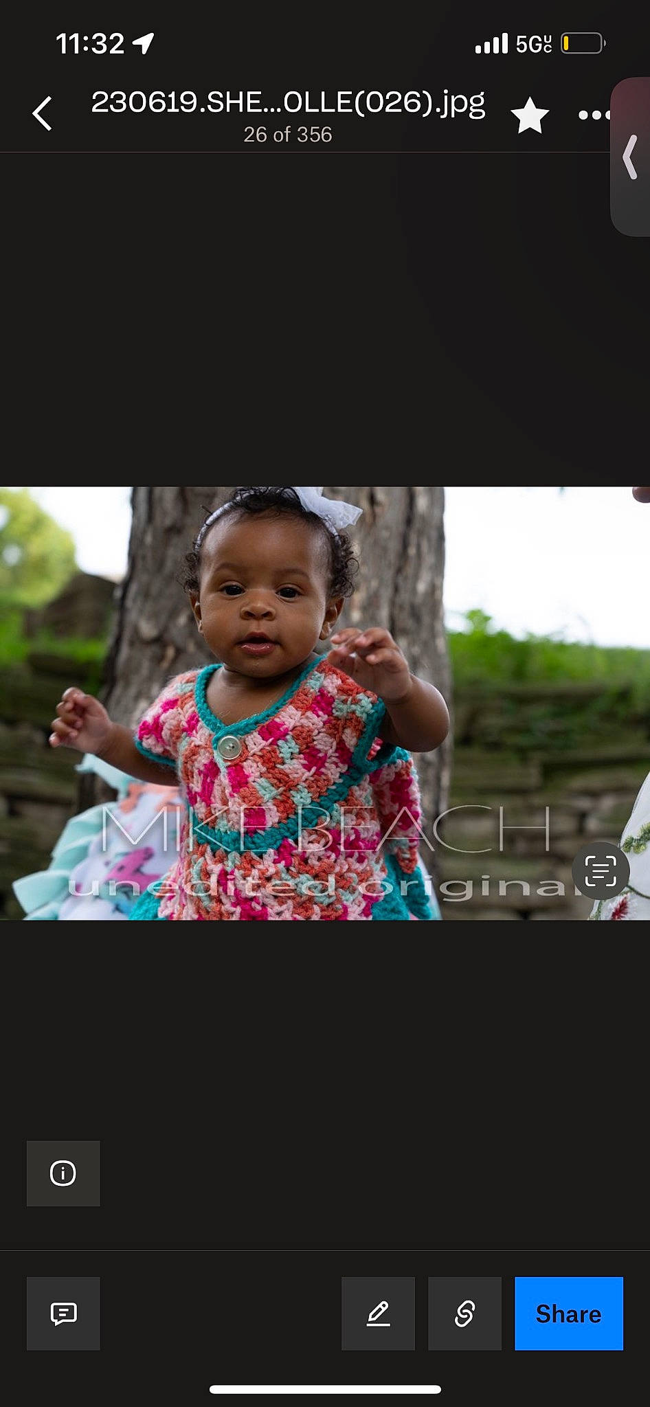 Këigo is registered to the contest to win money with this photo: baby, baby_toddler_clothing, child, child_model, event, flash_photography, fun, grass, happy, leisure, magenta, pattern, person, plant, portrait, portrait_photography, recreation, sitting, sleeve, toddler