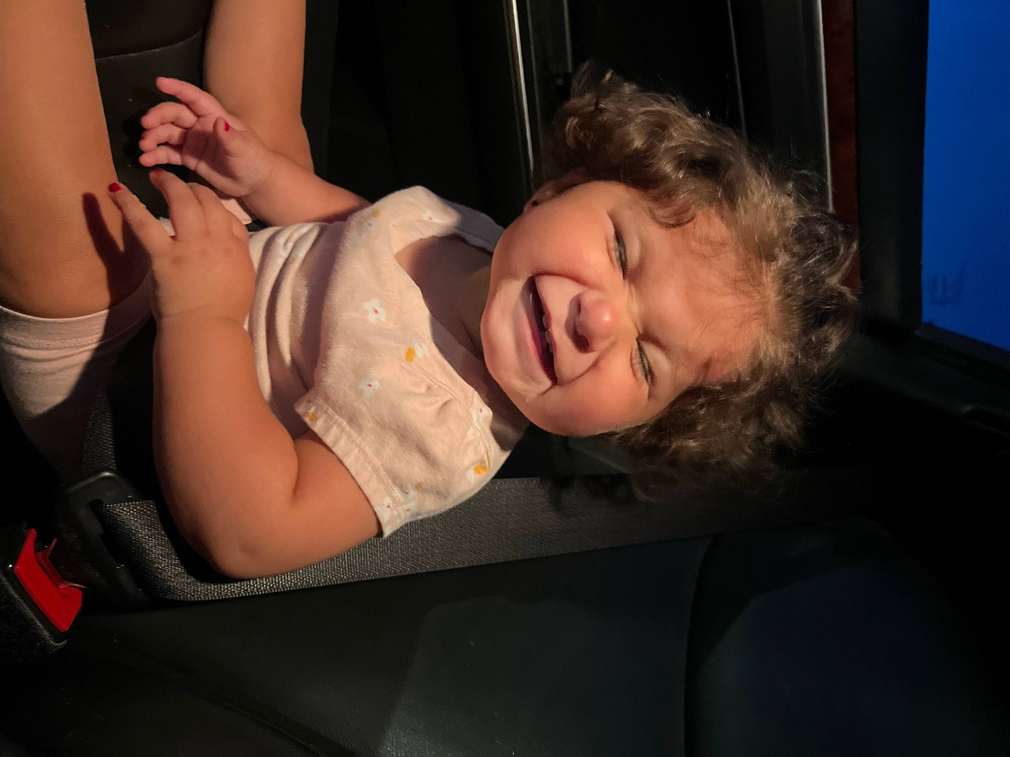Amila is registered to the contest to win money with this photo: chair, cheek, chest, comfort, elbow, eyelash, flash_photography, fun, gesture, human_body, leg, lip, mouth, neck, nose, person, shoulder, smile, thigh, toddler