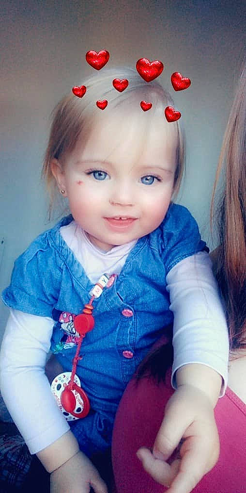 Mylena Quenon a rejoint le concours — aidez-le/la à gagner de superbes lots ! baby, cheek, child, child_model, ear, hair_accessory, lip, nose, person, play, skin, smile, toddler