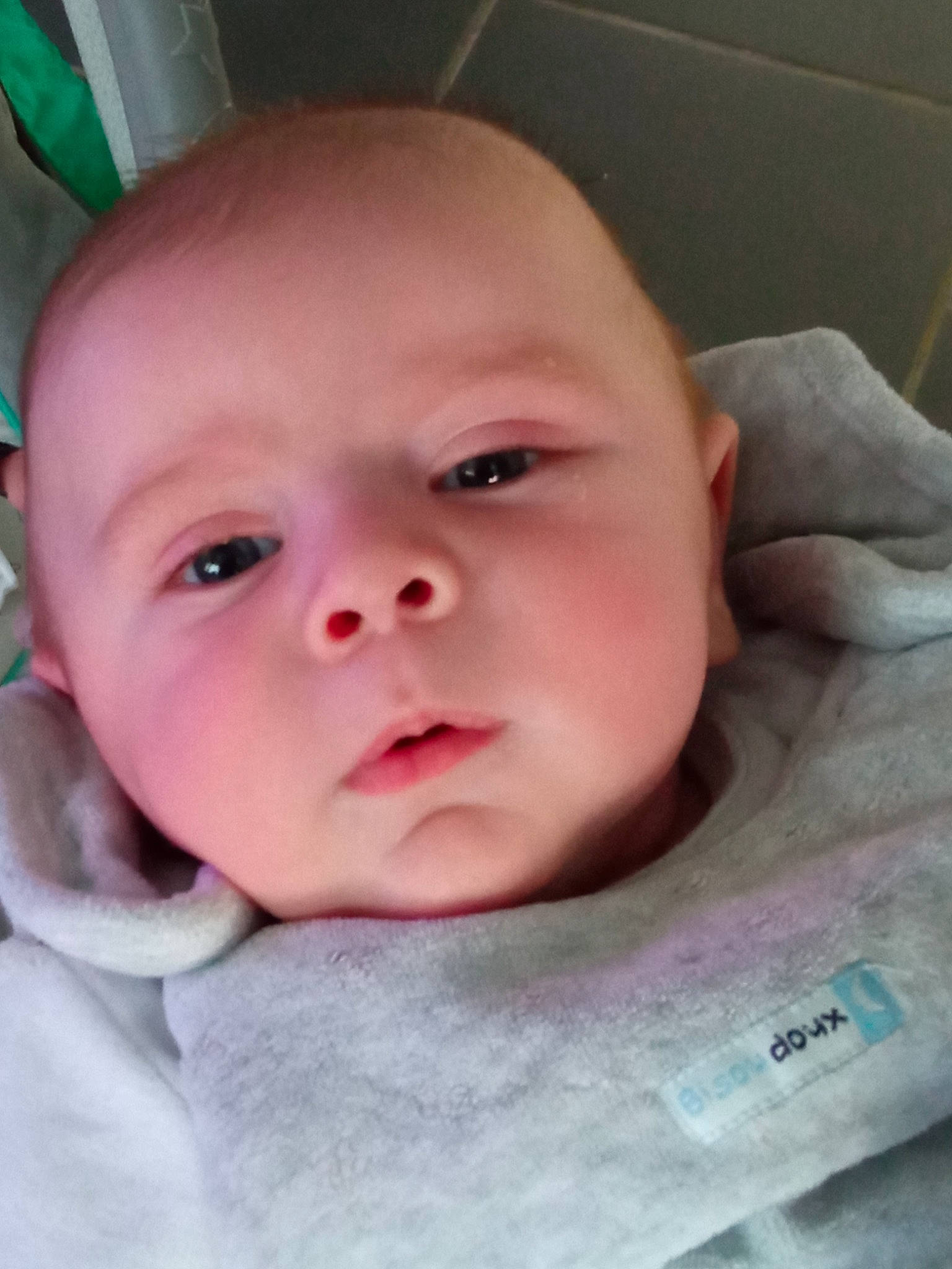 Mathéo a rejoint le concours — aidez-le/la à gagner de superbes lots ! baby, baby_toddler_clothing, cheek, child, comfort, eye, eyebrow, eyelash, face, happy, head, iris, lip, mouth, neck, nose, person, skin, sleeve, smile