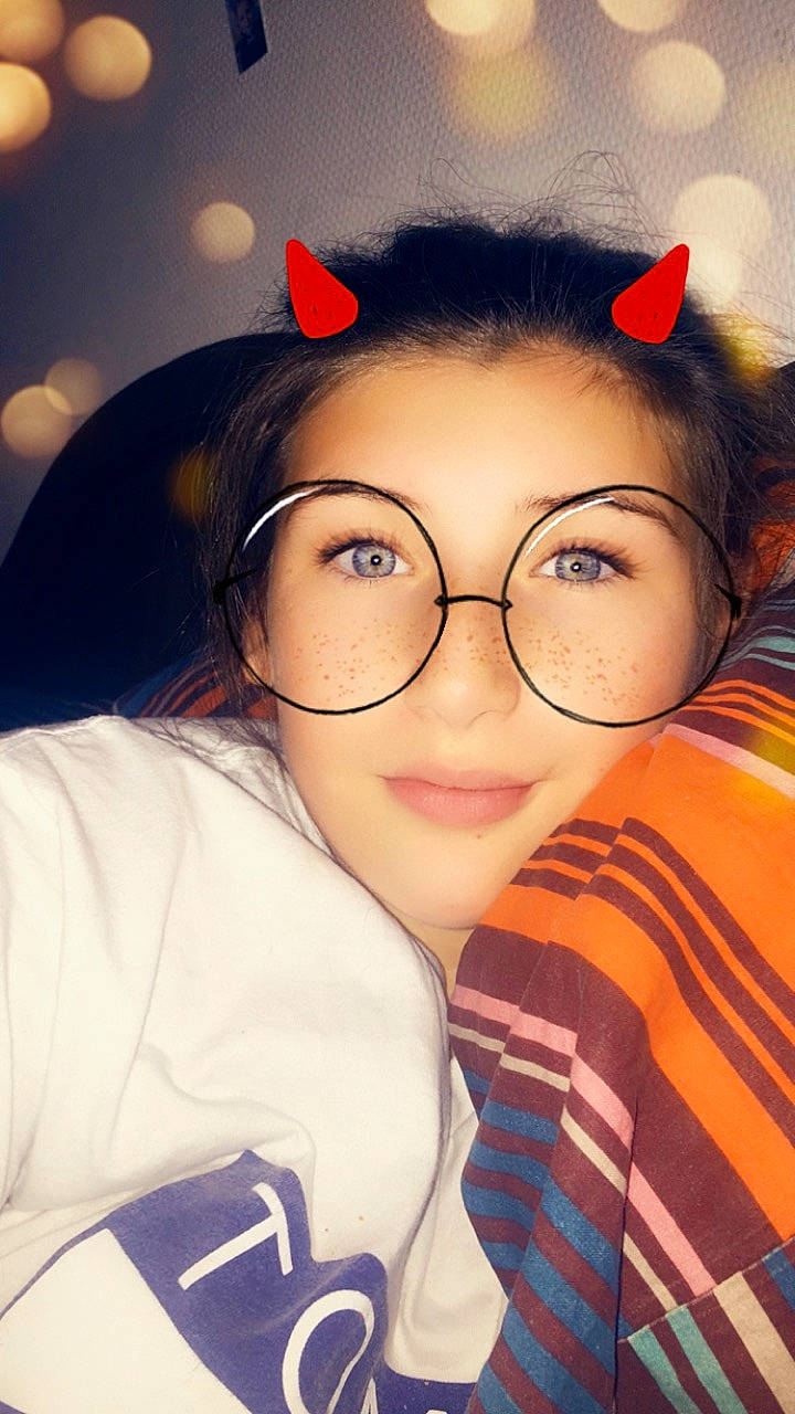 Emma Cousinet a rejoint le concours — aidez-le/la à gagner de superbes lots ! beauty, black_hair, cheek, cool, ear, eye, eyebrow, eyewear, face, forehead, fun, glasses, hair, lip, nose, person, photography, selfie, skin, smile