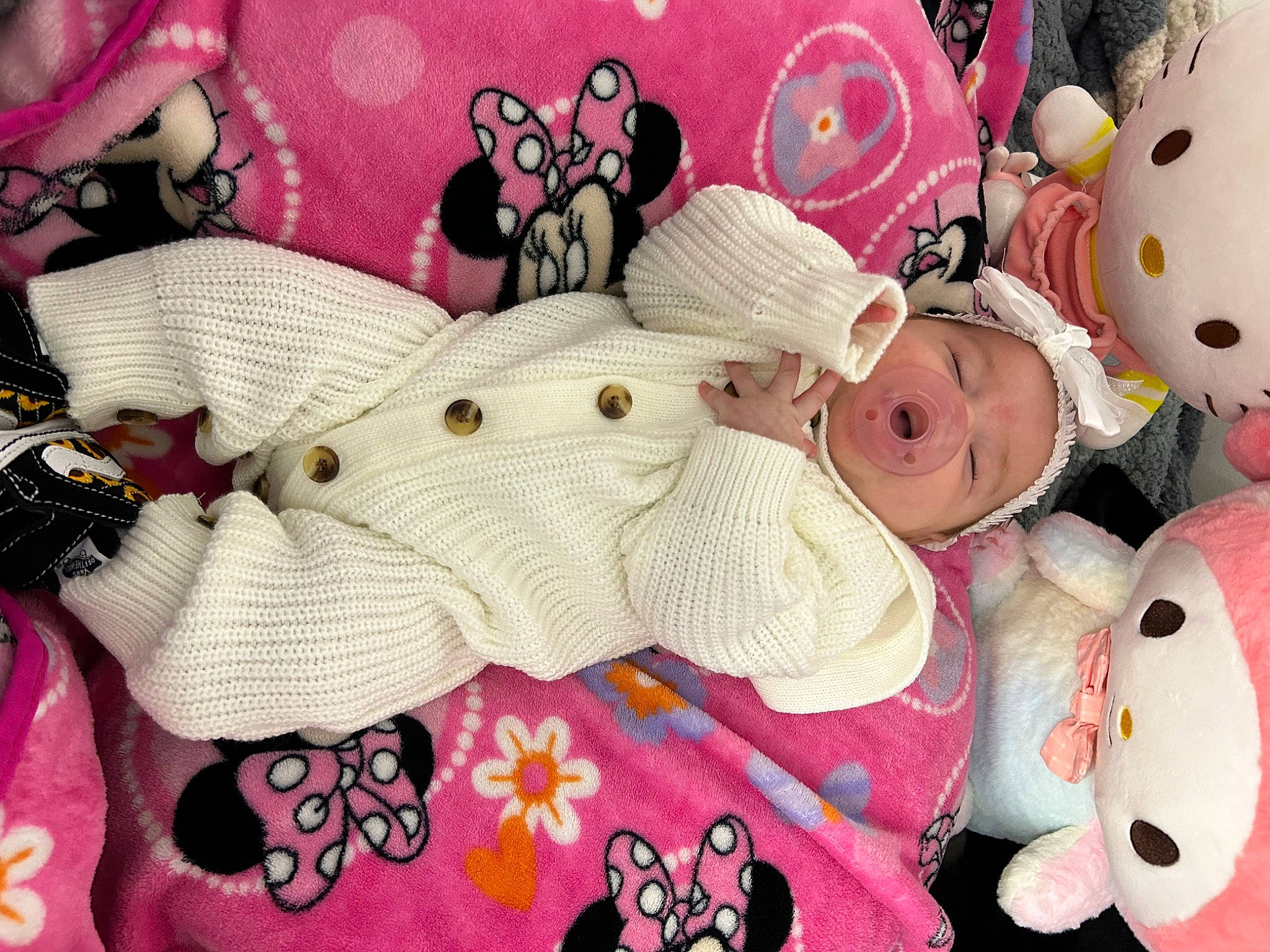 Yasely is registered to the contest to win money with this photo: art, baby_products, baby_toddler_clothing, baby_toys, carmine, child, craft, creative_arts, headgear, linens, magenta, pattern, person, pink, plush, room, souvenir, stuffed_toy, textile, toy