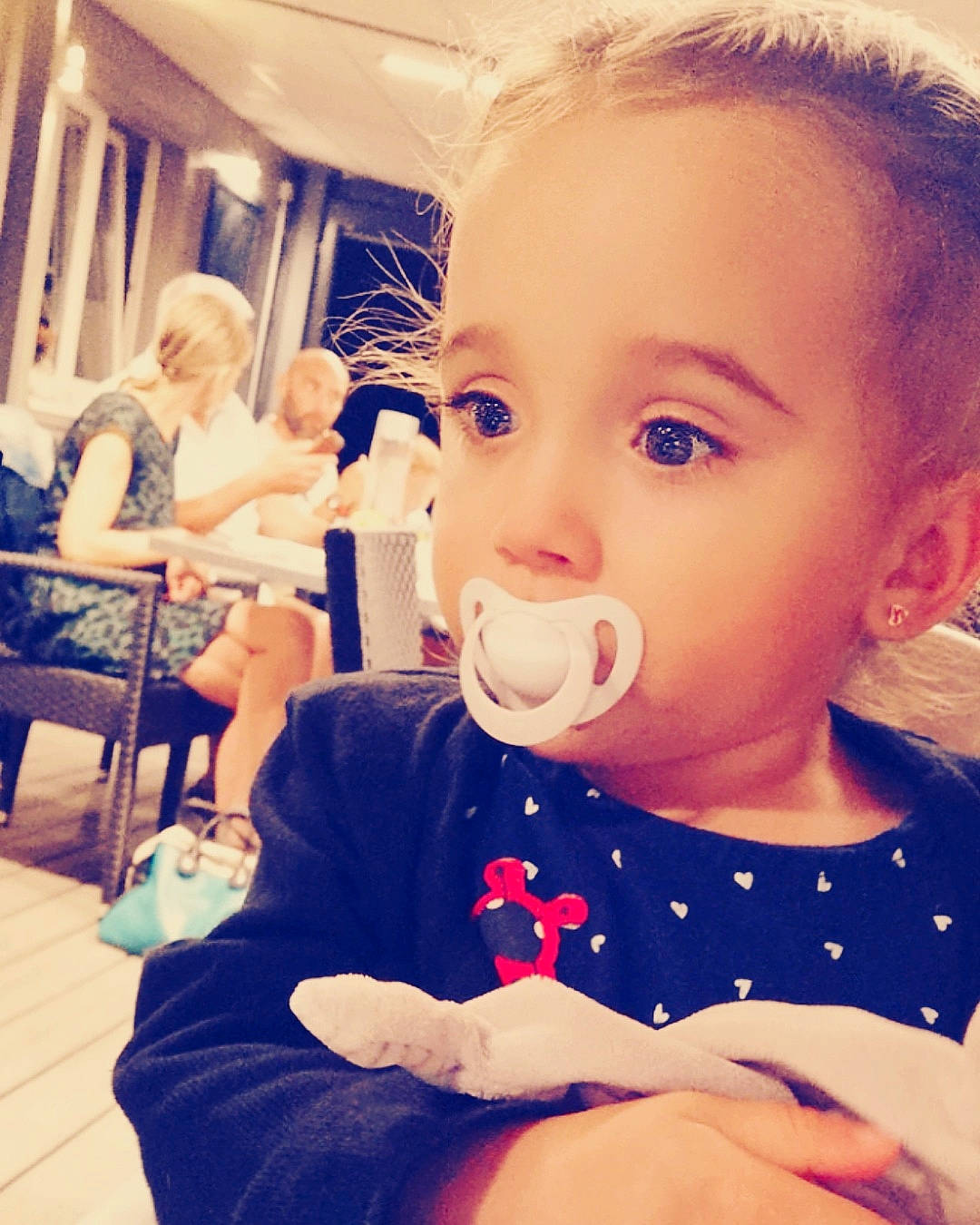 Lia participe au concours pour gagner de l'argent avec cette photo : baby, beauty, cheek, child, cloud, cool, ear, eating, eye, face, food, happy, head, lip, mouth, nose, person, skin, smile, toddler