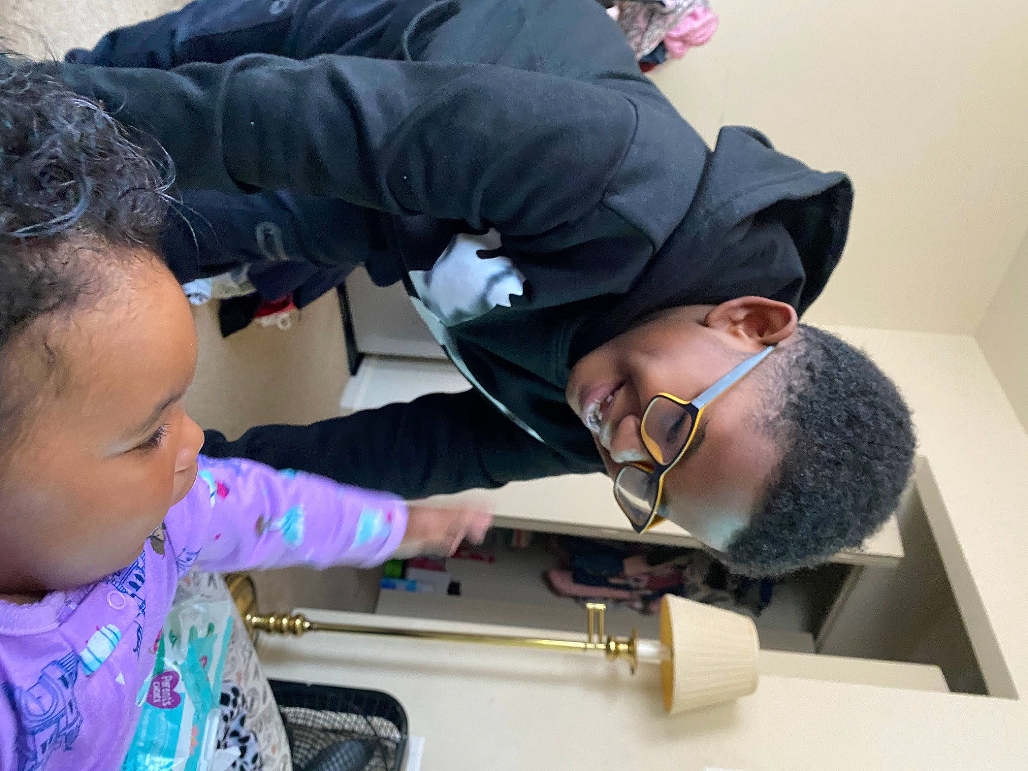 Aasad is registered to the contest to win money with this photo: baby, child, cooking, engineering, event, eyewear, fun, glove, hairstyle, job, joy, machine, medical_procedure, person, room, science, service, toddler