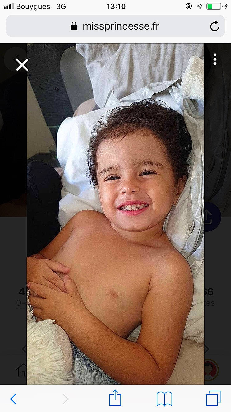 Safiya participe au concours pour gagner de l'argent avec cette photo : baby, cheek, chest, child, face, hair_accessory, head, headpiece, joy, person, photography, skin, smile, toddler