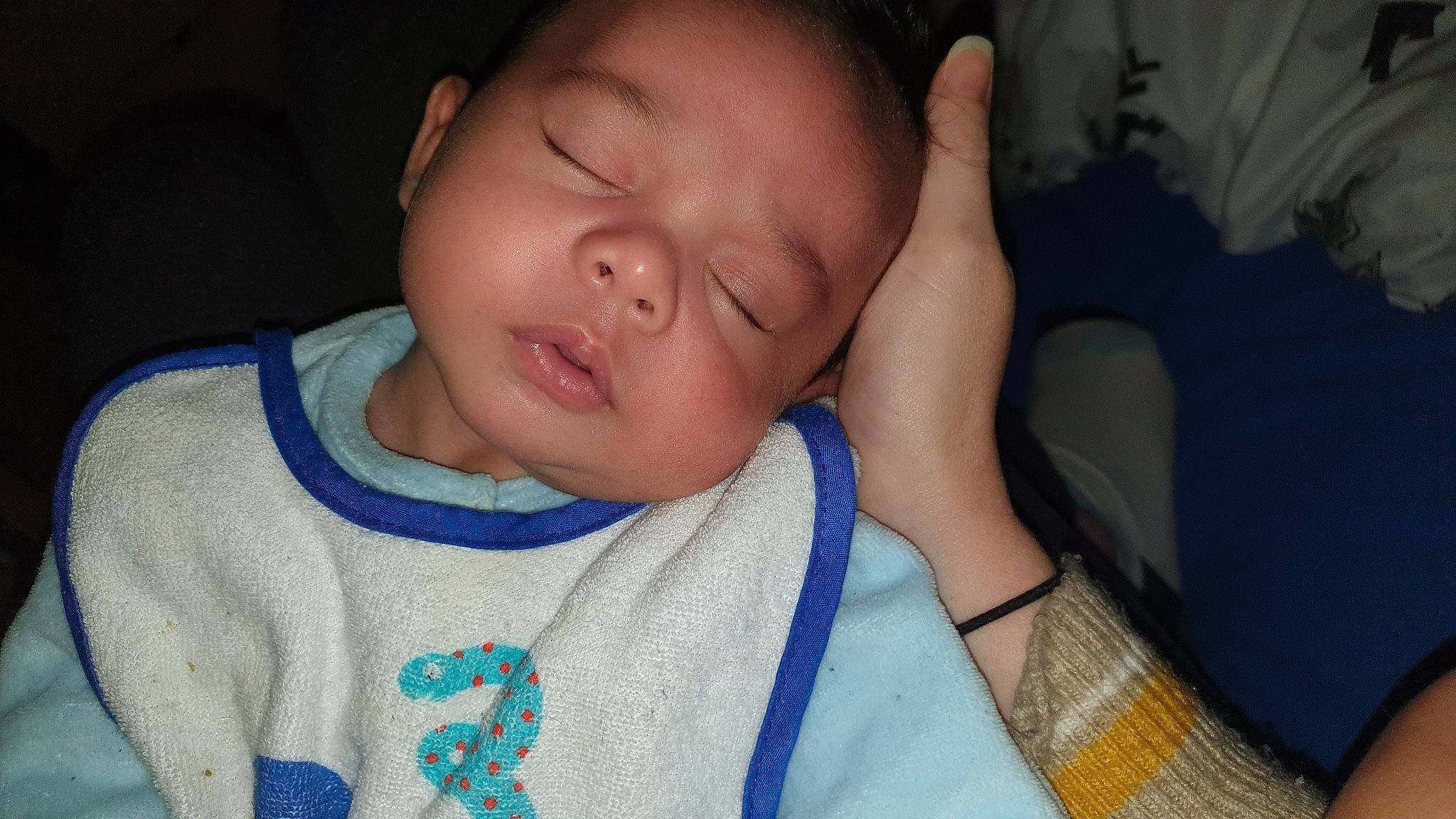 Wayden a rejoint le concours — aidez-le/la à gagner de superbes lots ! baby, blue, cheek, child, chin, close_up, ear, eye, eyebrow, face, facial_expression, forehead, head, lip, mouth, nose, organ, person, skin, sleep