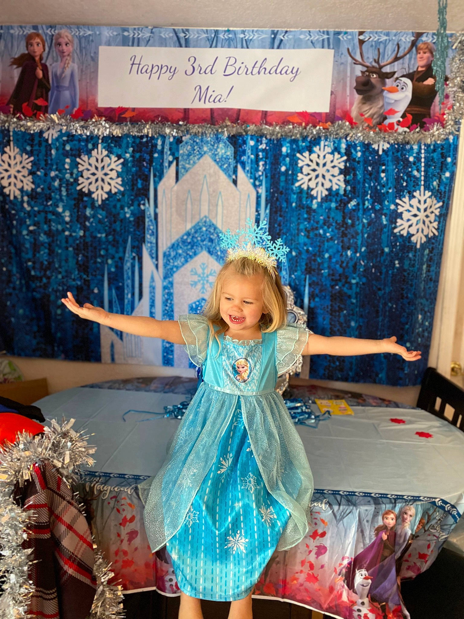 Mia is registered to the contest to win money with this photo: aqua, art, azure, beauty, blue, electric_blue, event, fashion, fashion_design, fun, happy, leisure, magenta, person, pink, product, smile, summer, table, textile