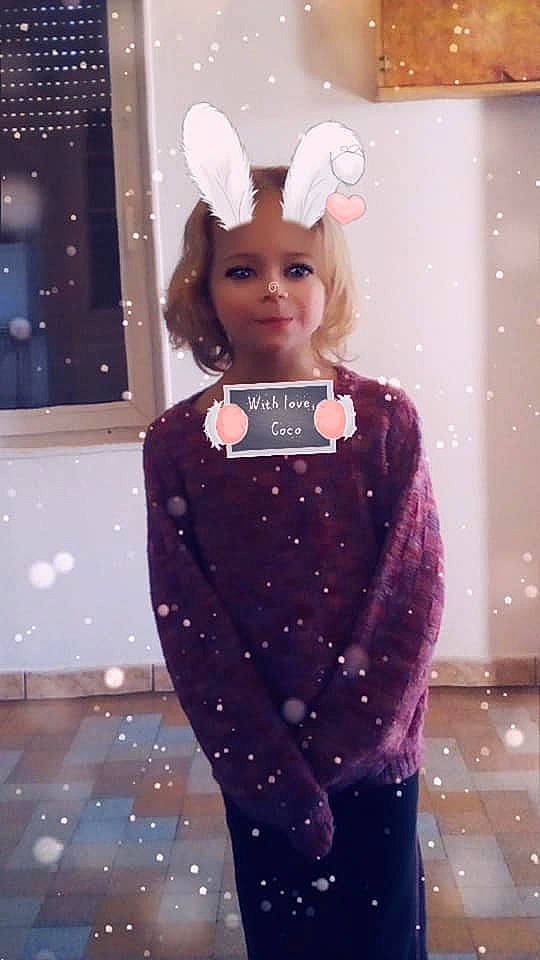 Lindsay a rejoint le concours — aidez-le/la à gagner de superbes lots ! costume, ear, fawn, happy, organ, person, smile, space, winter