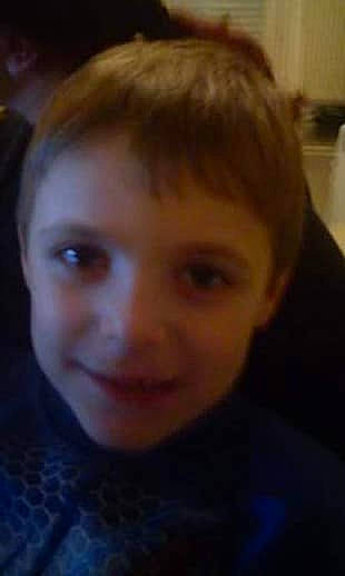 Sebastien participe au concours pour gagner de l'argent avec cette photo : brown_hair, cheek, child, chin, ear, eye, eyebrow, face, forehead, hair, hairstyle, head, iris, jaw, lip, mouth, nose, person, selfie, skin