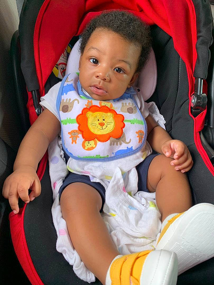 Honel a rejoint le concours — aidez-le/la à gagner de superbes lots ! baby, baby_carriage, baby_in_car_seat, baby_products, car_seat, child, person, play, product, sitting, skin, toddler