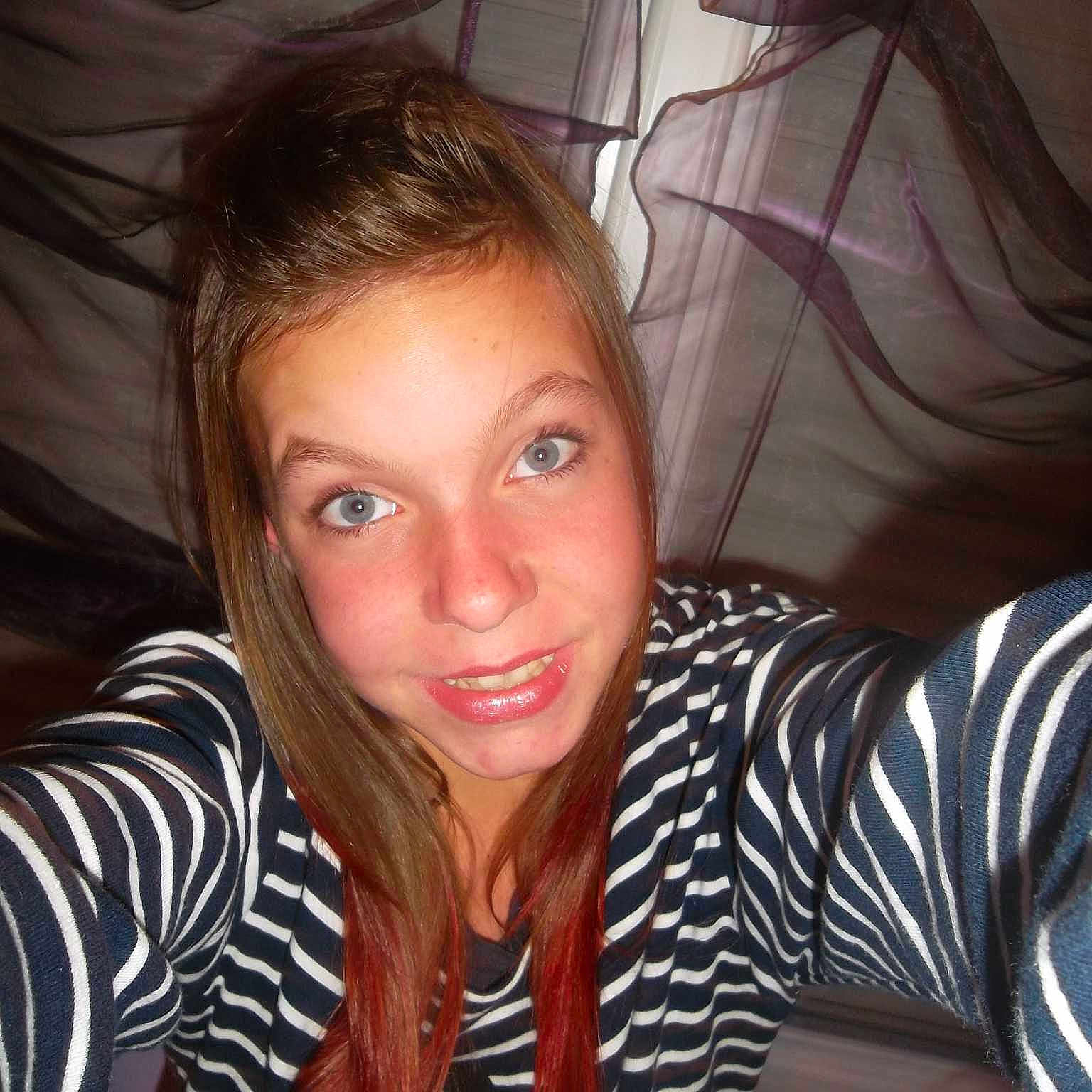 Mademoiselle Elena a rejoint le concours — aidez-le/la à gagner de superbes lots !