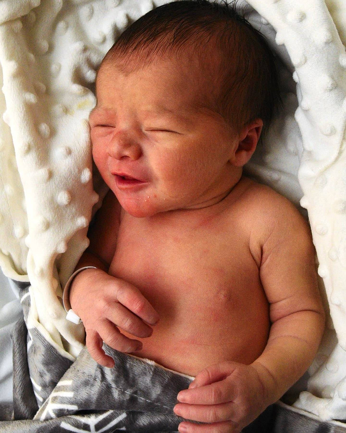 Gray is registered to the contest to win money with this photo: