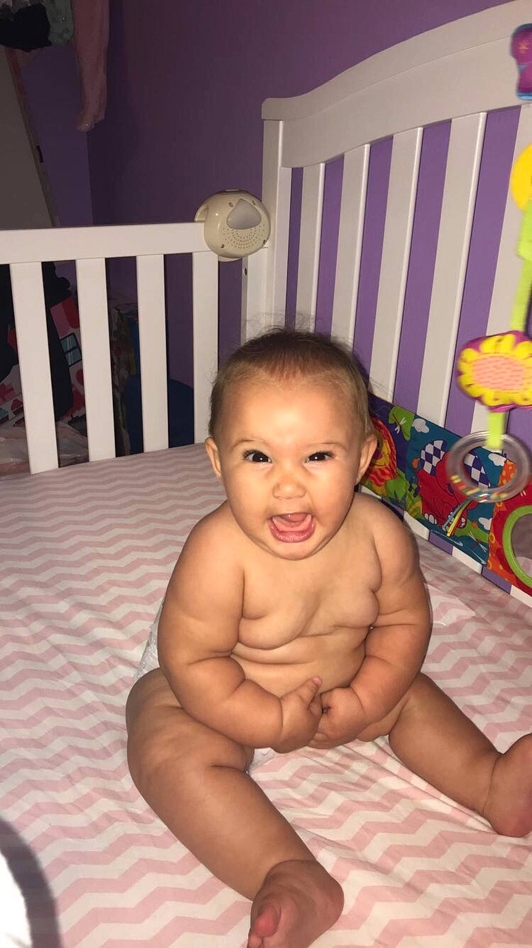 Violette is registered to the contest to win money with this photo: arm, boy, cheek, child, finger, girl, hand, infant, leg, mouth, muscle, person, product, sitting, skin, toddler, trunk