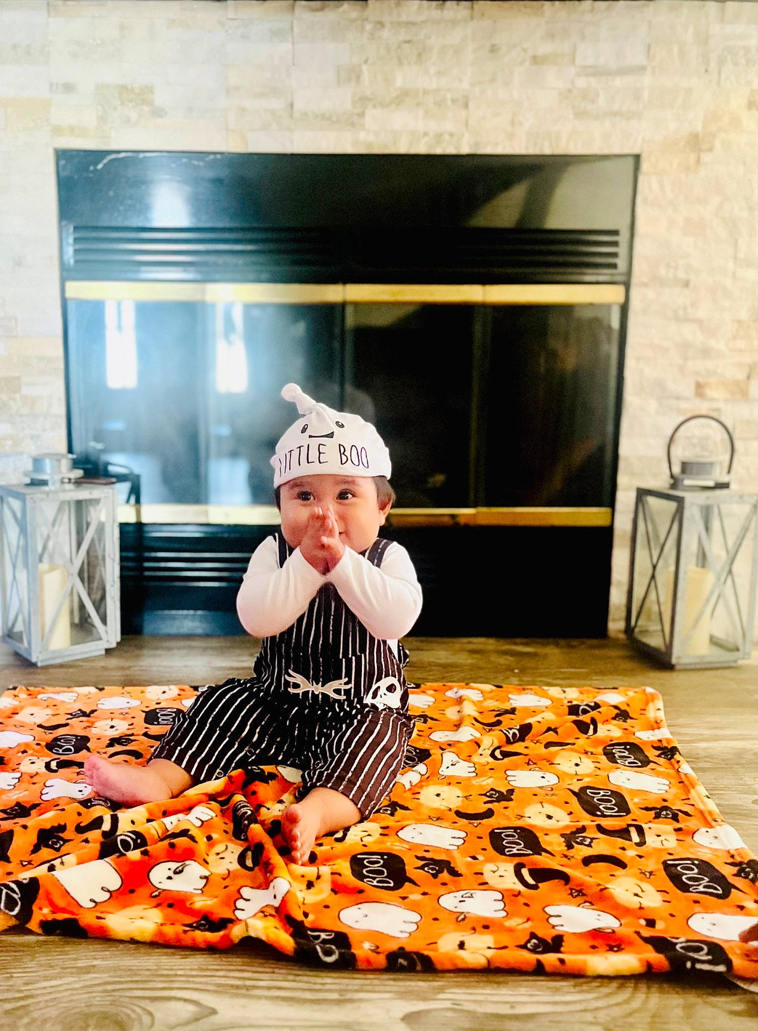 Emiliano is registered to the contest to win money with this photo: baking, cap, chef, child, cook, cooking, cuisine, culinary_art, dish, eyewear, flooring, food, hat, headwear, kitchen, orange, person, room, sweetness, t_shirt