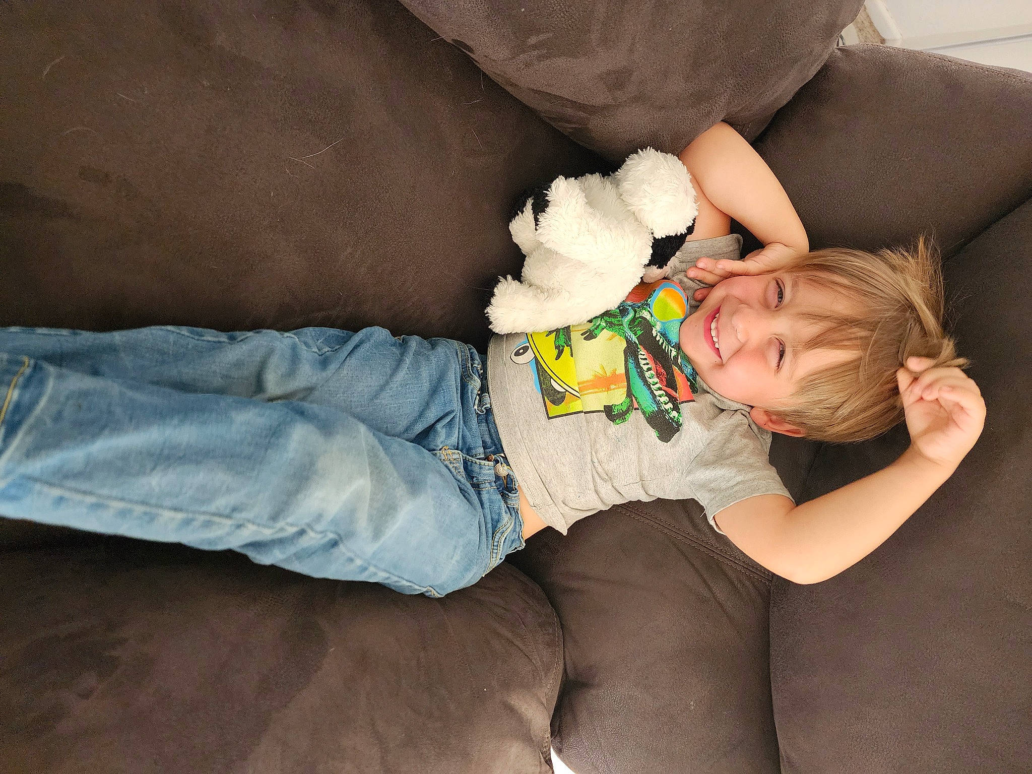 Korbin is registered to the contest to win money with this photo: abdomen, baby, child, comfort, elbow, finger, human_body, human_leg, joint, joy, knee, lap, leg, nail, person, shoulder, sitting, skin, sock, thigh