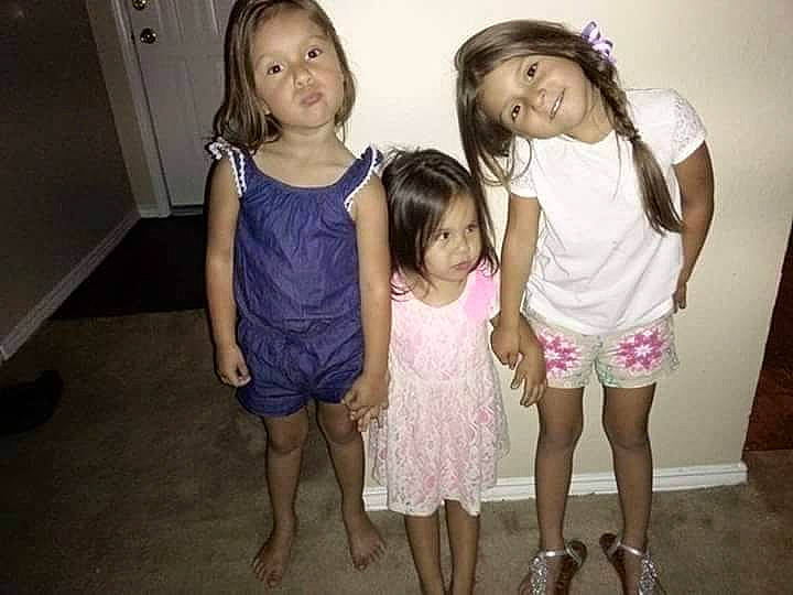 Anabella is registered to the contest to win money with this photo: child, child_model, daughter, dress, family, fun, happy, joy, leg, people, person, photograph, photography, sibling, skin, smile, snapshot, standing, toddler, vacation